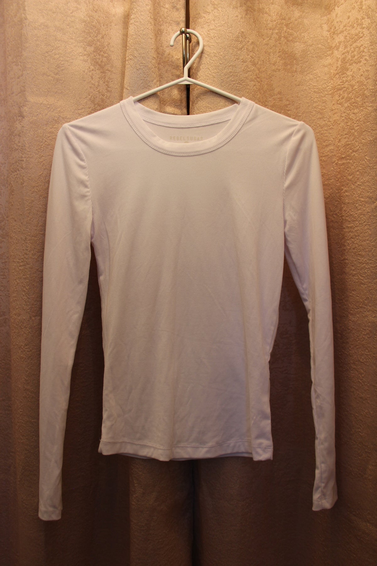 Rebel Sugar Ribbed Long Sleeve Pull-Over Shirt - White (Women's Small) on consignment