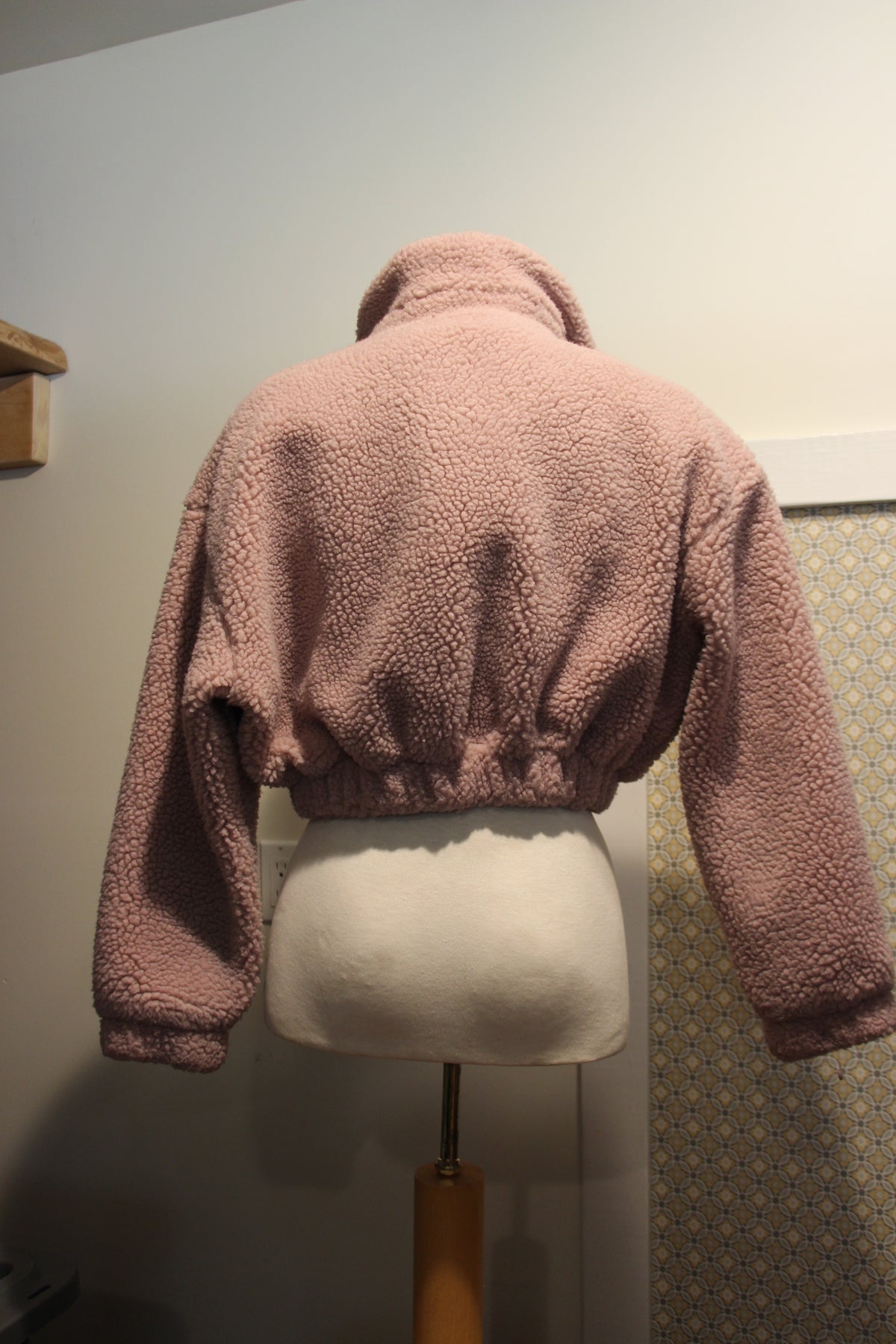 Size S Urban Heritage Pink Fleece Zip Up Crop Jacket