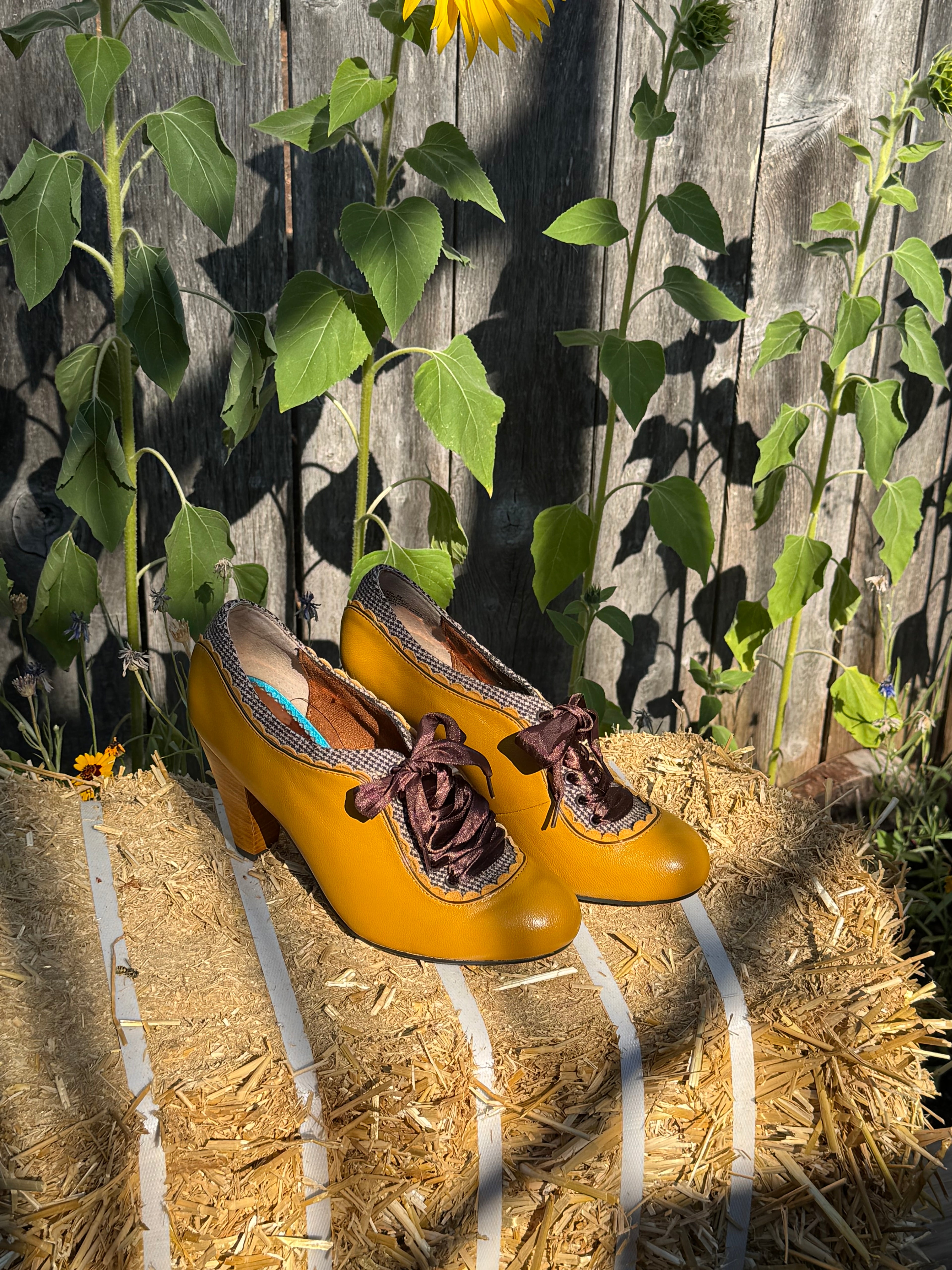 Poetic Licence "Backlash" Leather Heels- Consigned with VARDO Vintage & Valuables vvvardo.ca