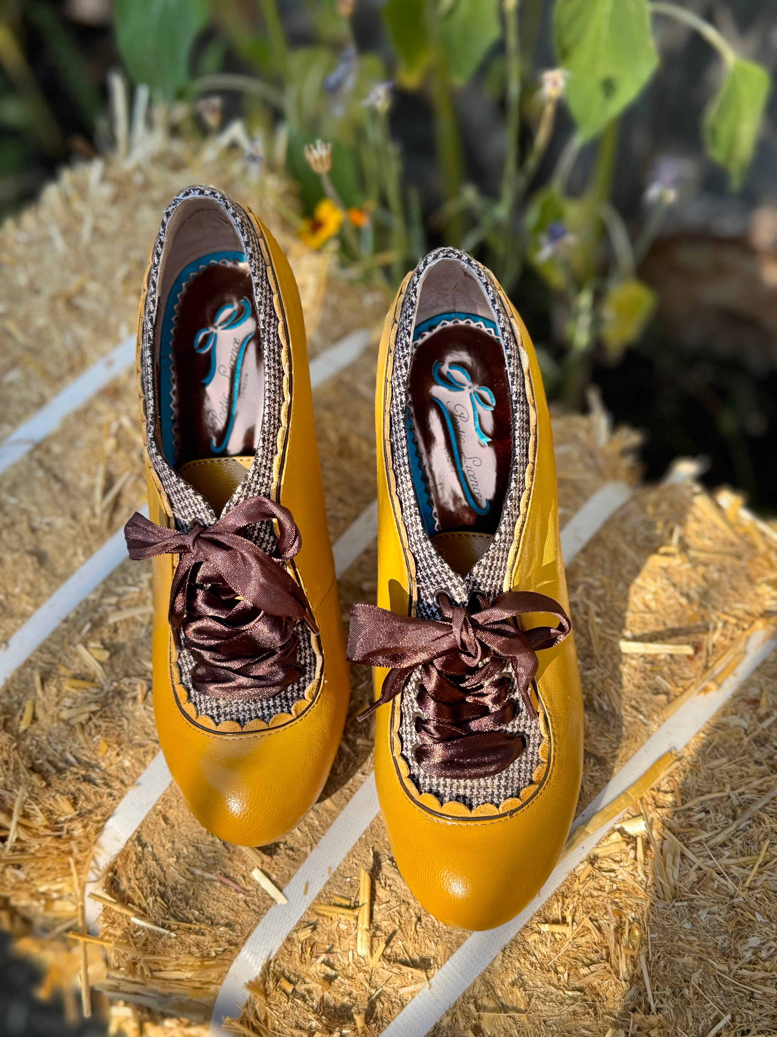 Poetic Licence "Backlash" Leather Heels- Consigned with VARDO Vintage & Valuables vvvardo.ca