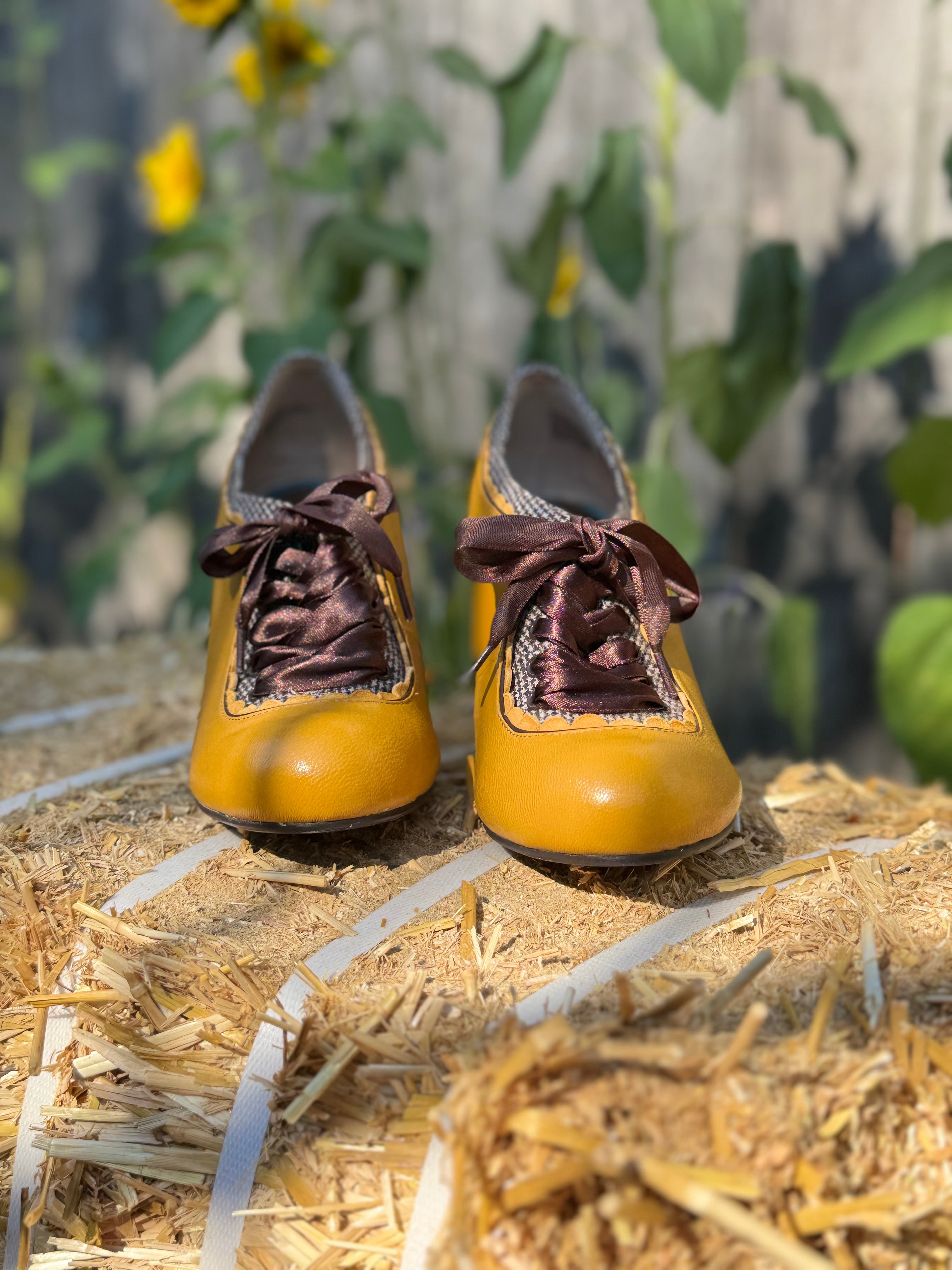 Poetic Licence "Backlash" Leather Heels- Consigned with VARDO Vintage & Valuables vvvardo.ca