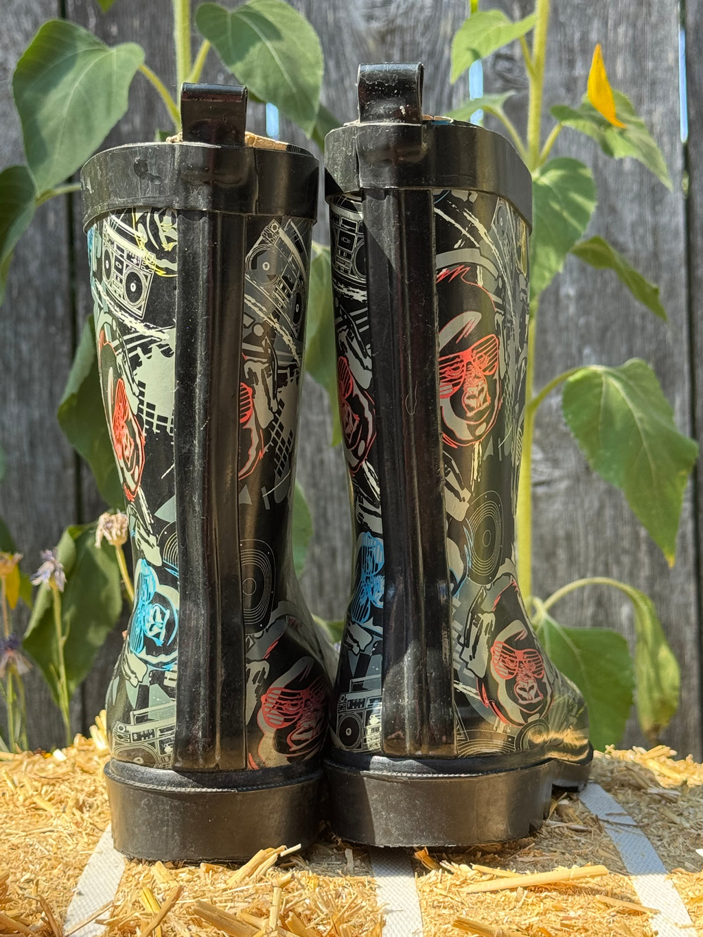 RAIN-BOOTS fun print for kids- Consigned with VARDO Vintage & Valuables vvvardo.ca