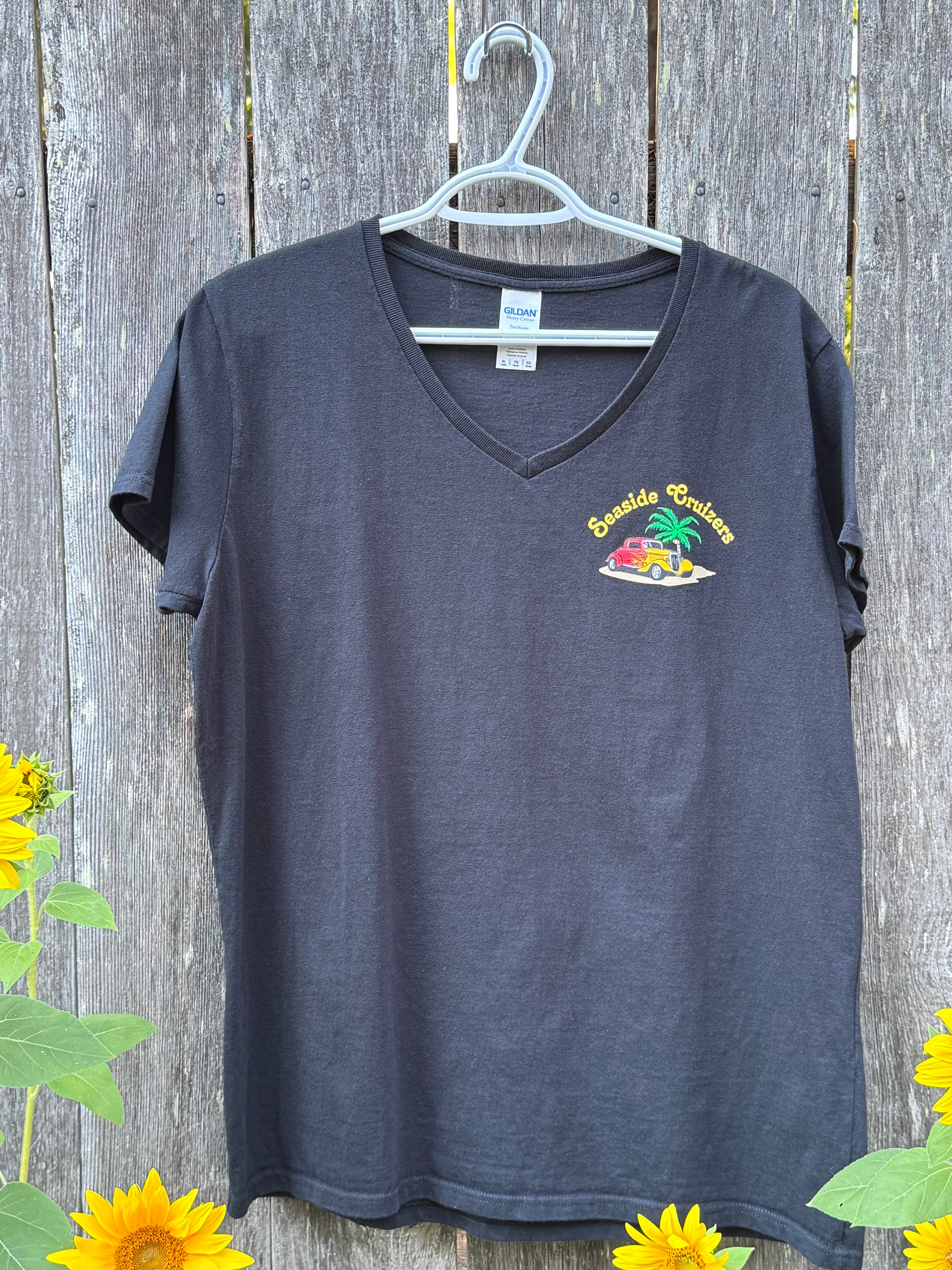 V-neck Hot Rod T-Shirt- Consigned with VARDO Vintage & Valuables vvvardo.ca