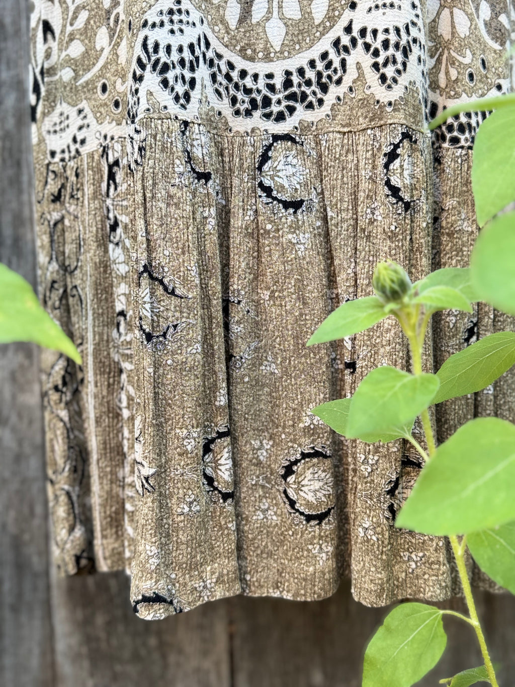 Short Sleeve Dress- Consigned with VARDO Vintage & Valuables vvvardo.ca