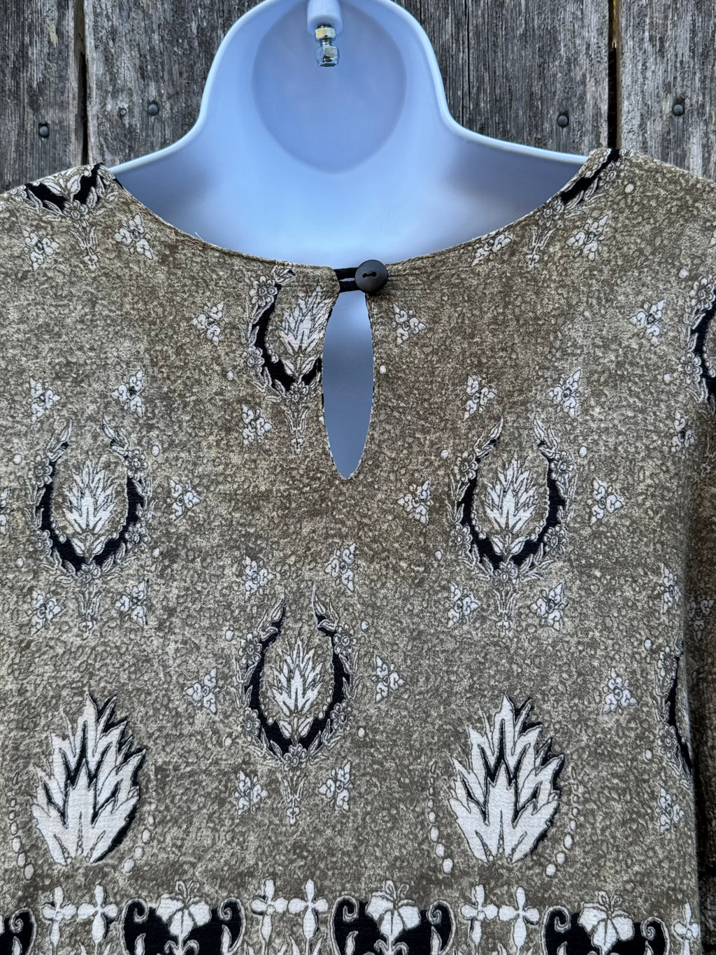 Short Sleeve Dress- Consigned with VARDO Vintage & Valuables vvvardo.ca