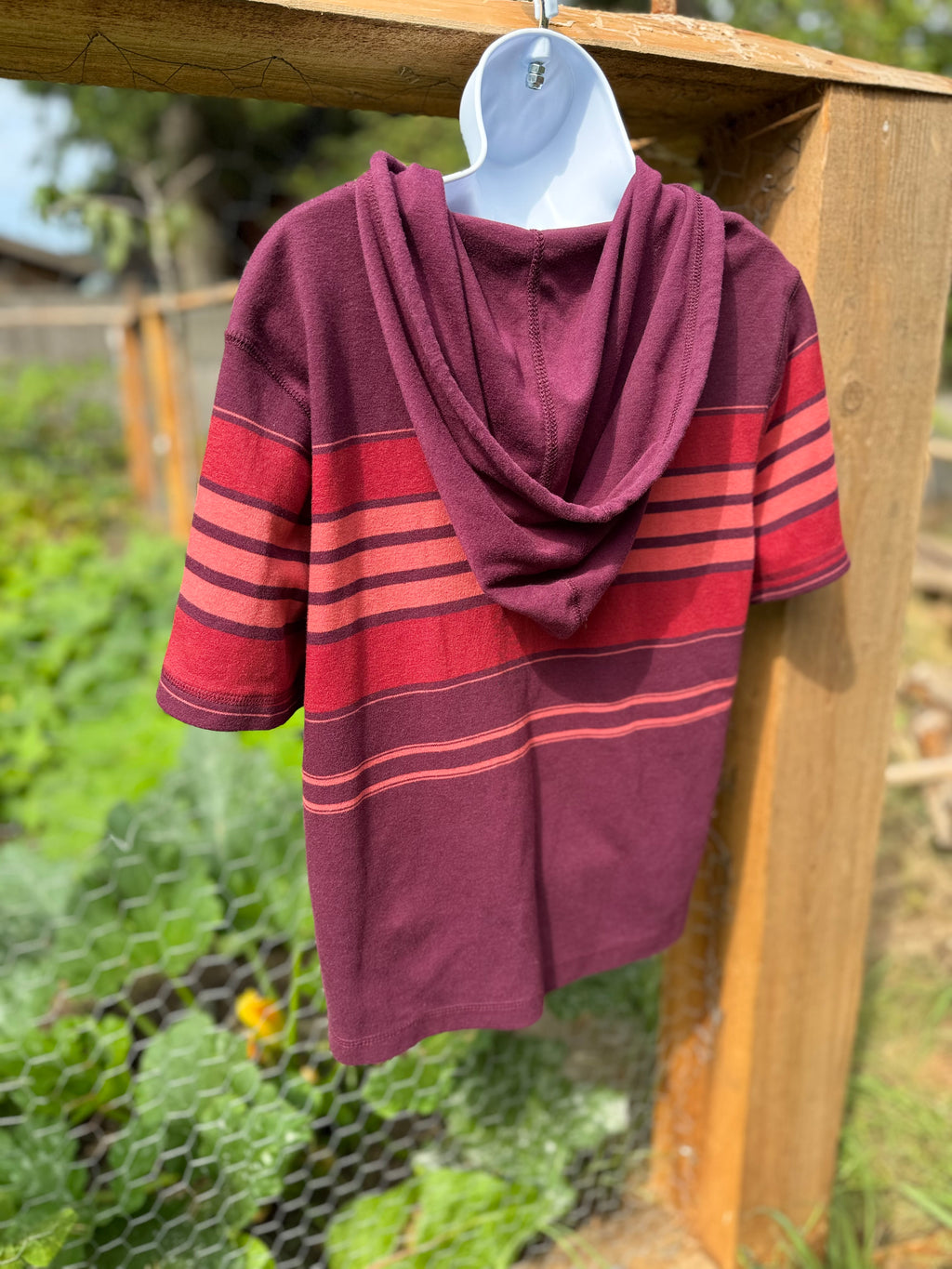 EAST WEST FASHIONS hooded T-shirt- Consigned with VARDO Vintage & Valuables vvvardo.ca