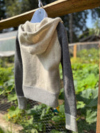 NIKE zip-up sweater hoodie- Consigned with VARDO Vintage & Valuables vvvardo.ca