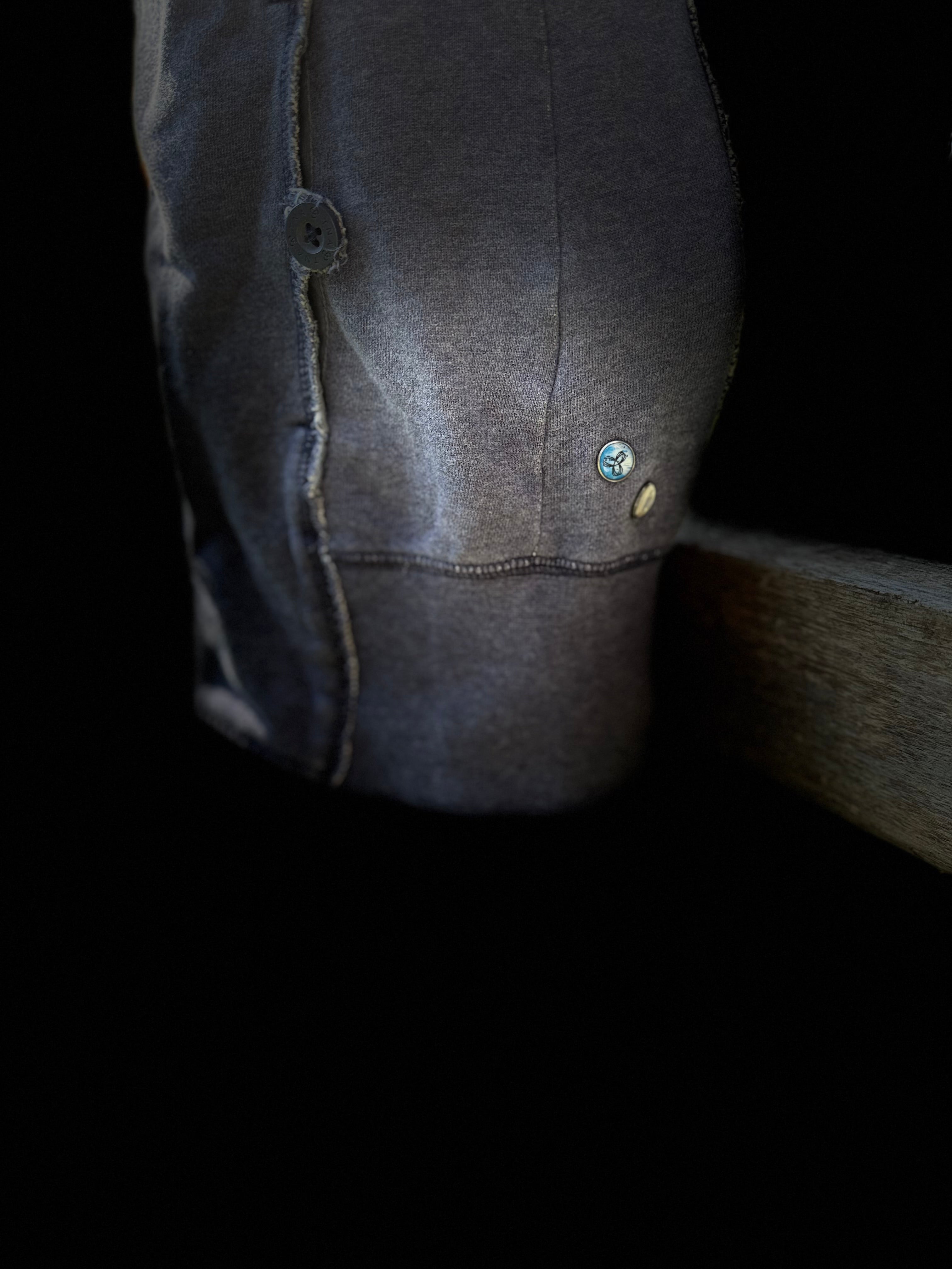 TNA Short Sleeve Zip-up Hoodie- Consigned with VARDO Vintage & Valuables vvvardo.ca