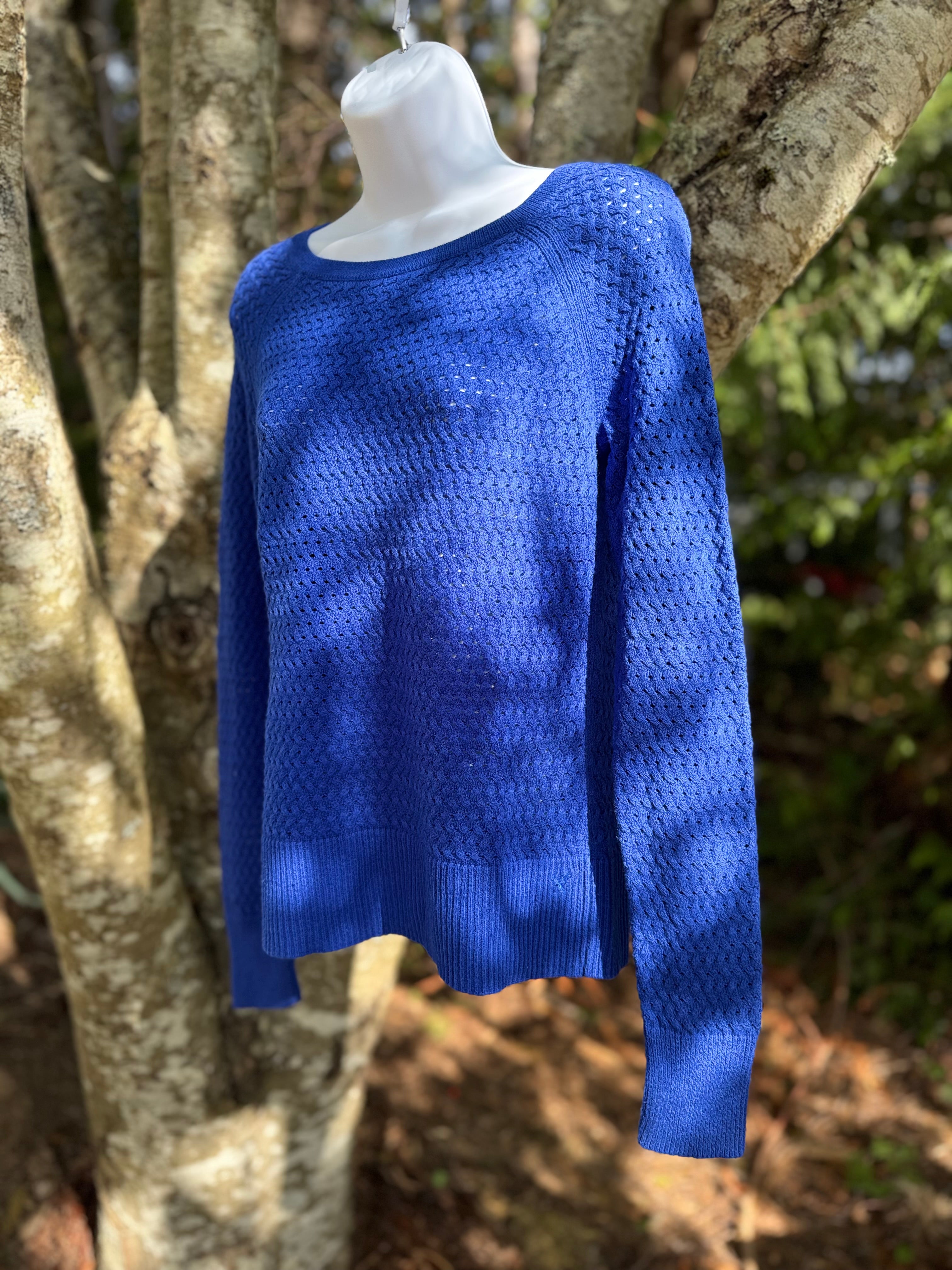 American Eagle Blue Long Sleeve Sweater with Small Zipper on Back- Consigned with VARDO Vintage & Valuables vvvardo.ca