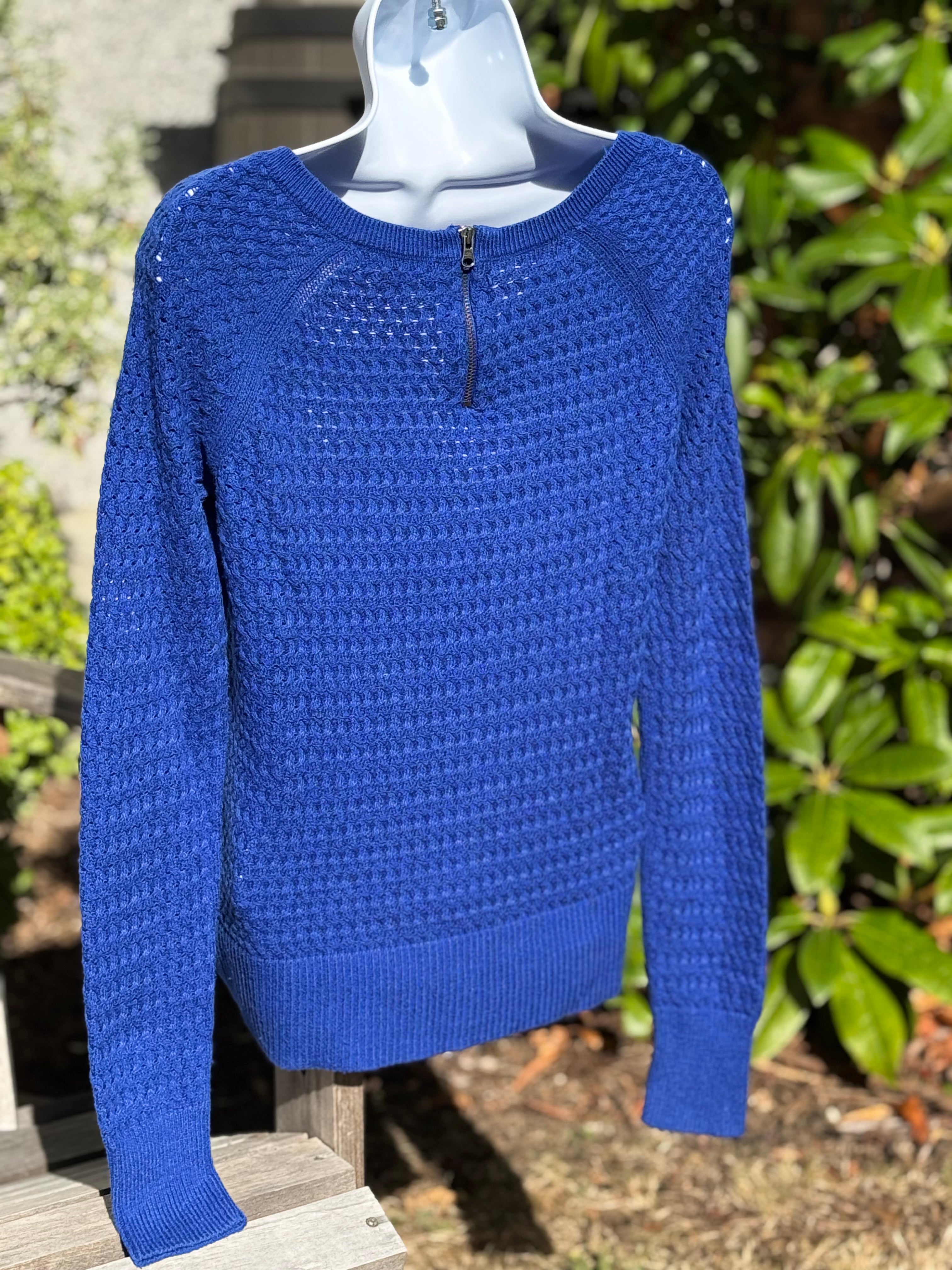 American Eagle Blue Long Sleeve Sweater with Small Zipper on Back- Consigned with VARDO Vintage & Valuables vvvardo.ca