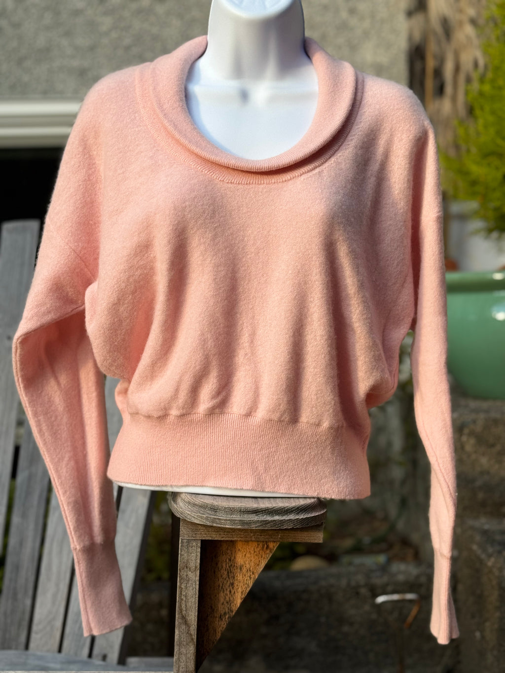 CLUB MONACO Cashmere Sweater- Consigned with VARDO Vintage & Valuables vvvardo.ca