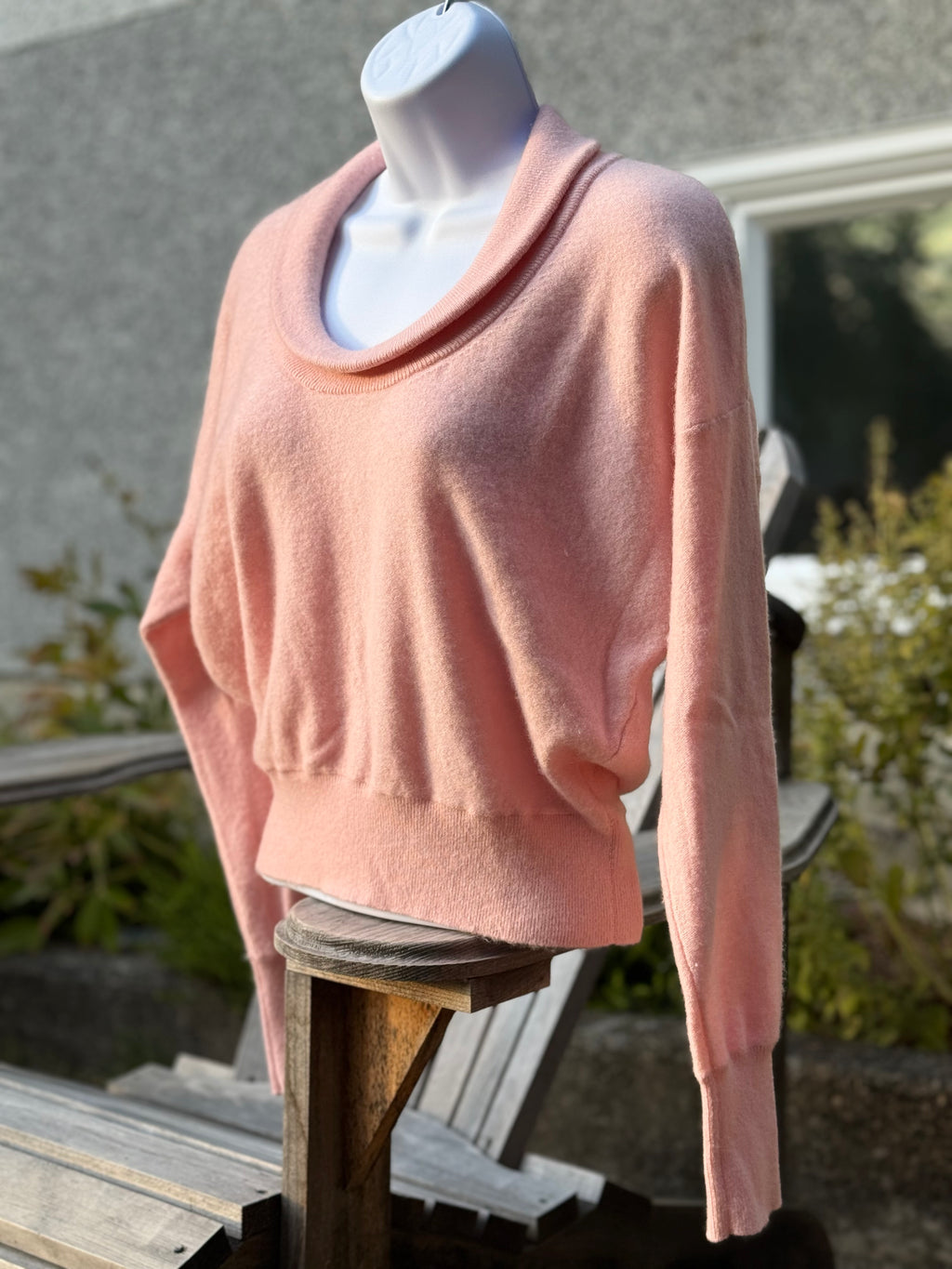 CLUB MONACO Cashmere Sweater- Consigned with VARDO Vintage & Valuables vvvardo.ca