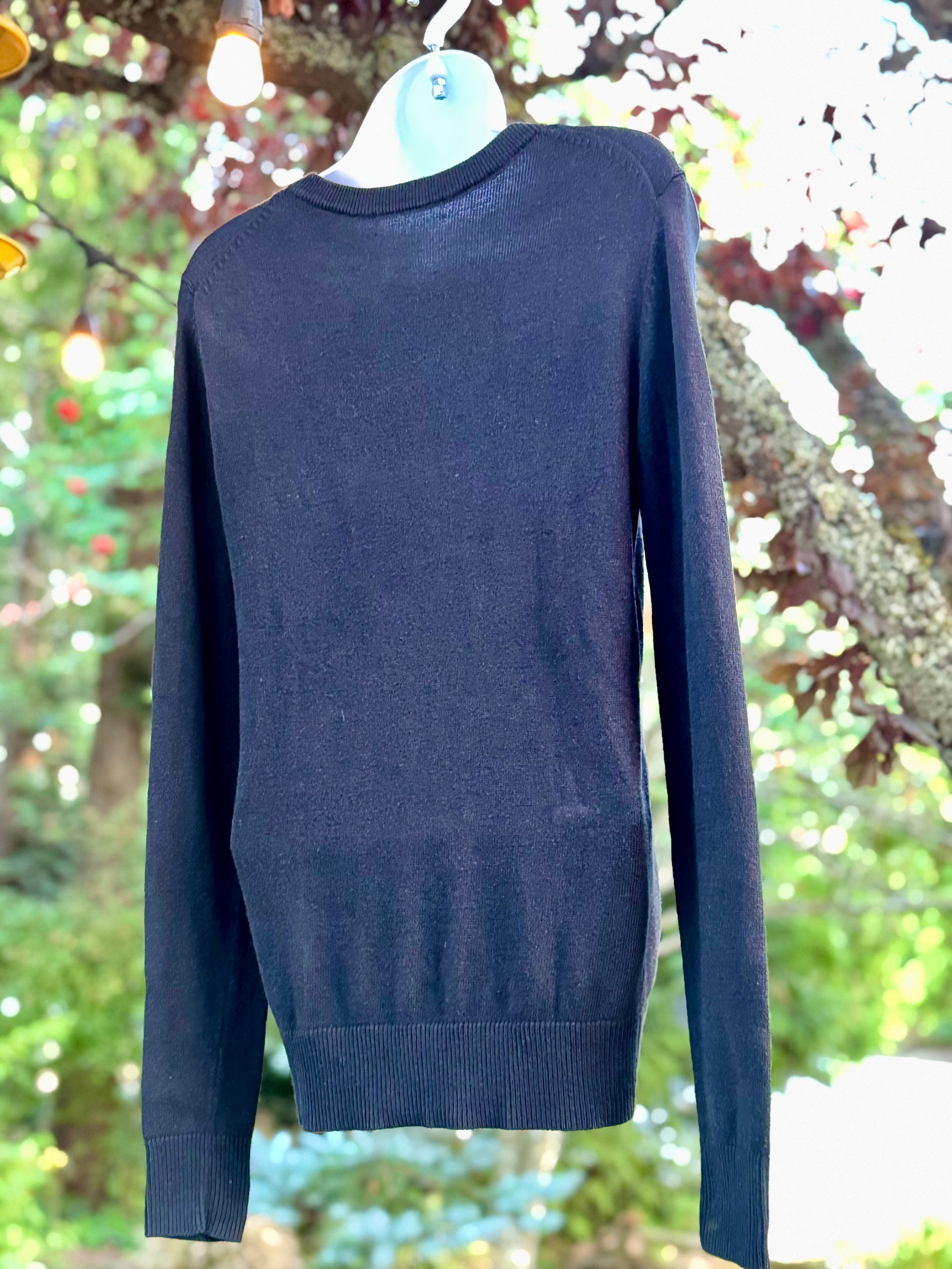 Thin knit sweater- Consigned with VARDO Vintage & Valuables vvvardo.ca