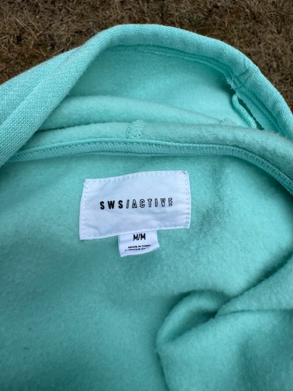 SWS ACTIVE cropped hoodie- Consigned with VARDO Vintage & Valuables vvvardo.ca