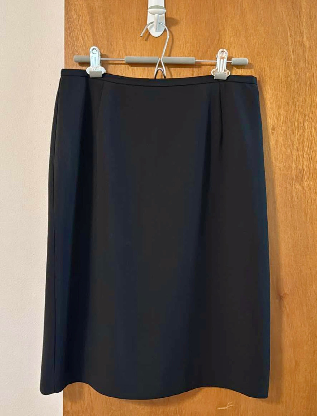 PRINCIPLES sheath skirt- Consigned with VARDO Vintage & Valuables vvvardo.ca