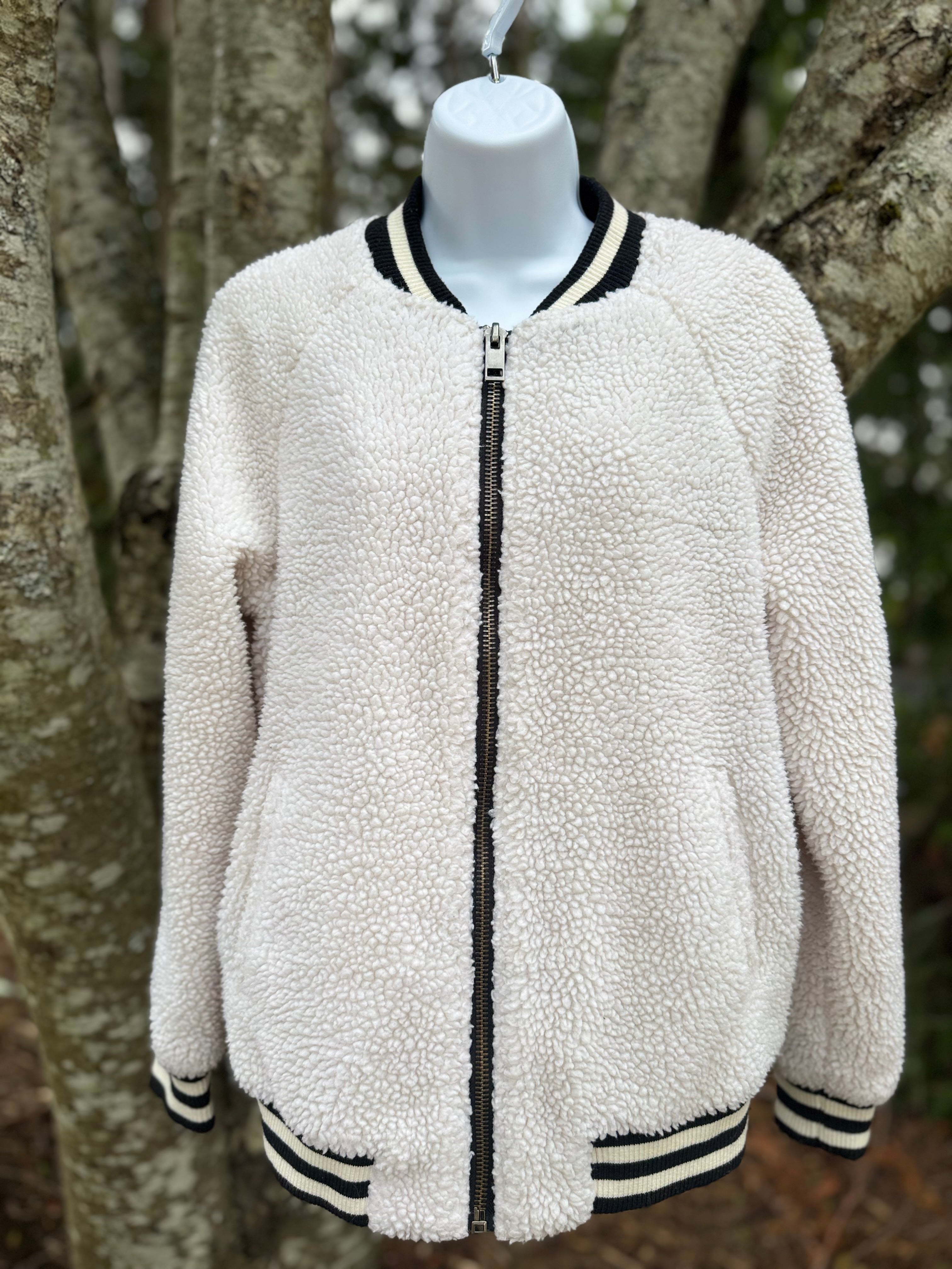 FOREVER 21 sherpa fleece jacket- Consigned with VARDO Vintage & Valuables vvvardo.ca