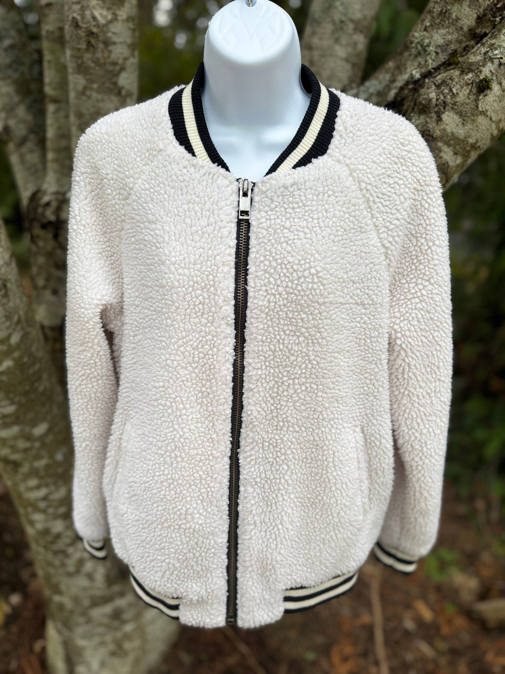 FOREVER 21 sherpa fleece jacket- Consigned with VARDO Vintage & Valuables vvvardo.ca