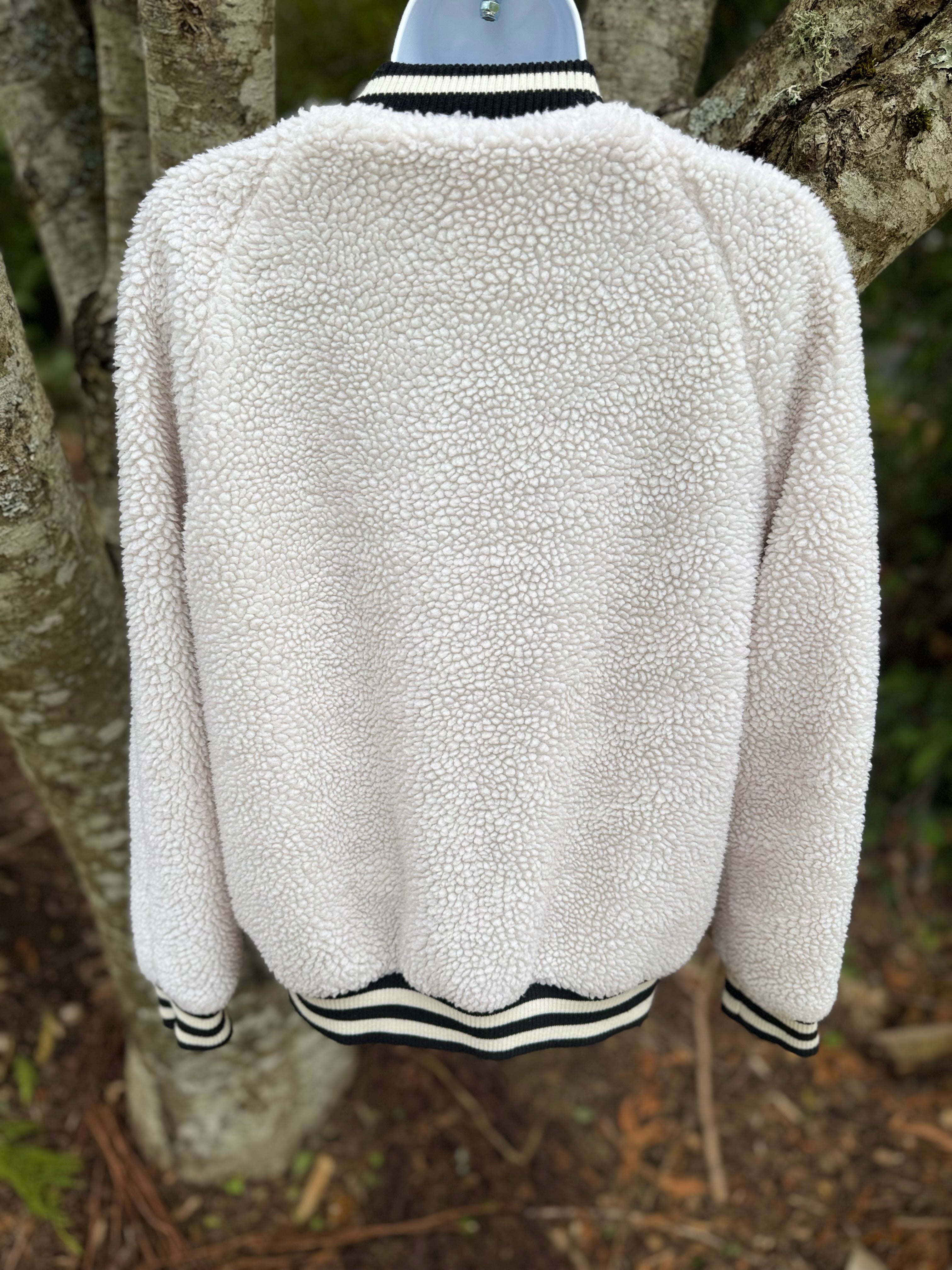 FOREVER 21 sherpa fleece jacket- Consigned with VARDO Vintage & Valuables vvvardo.ca