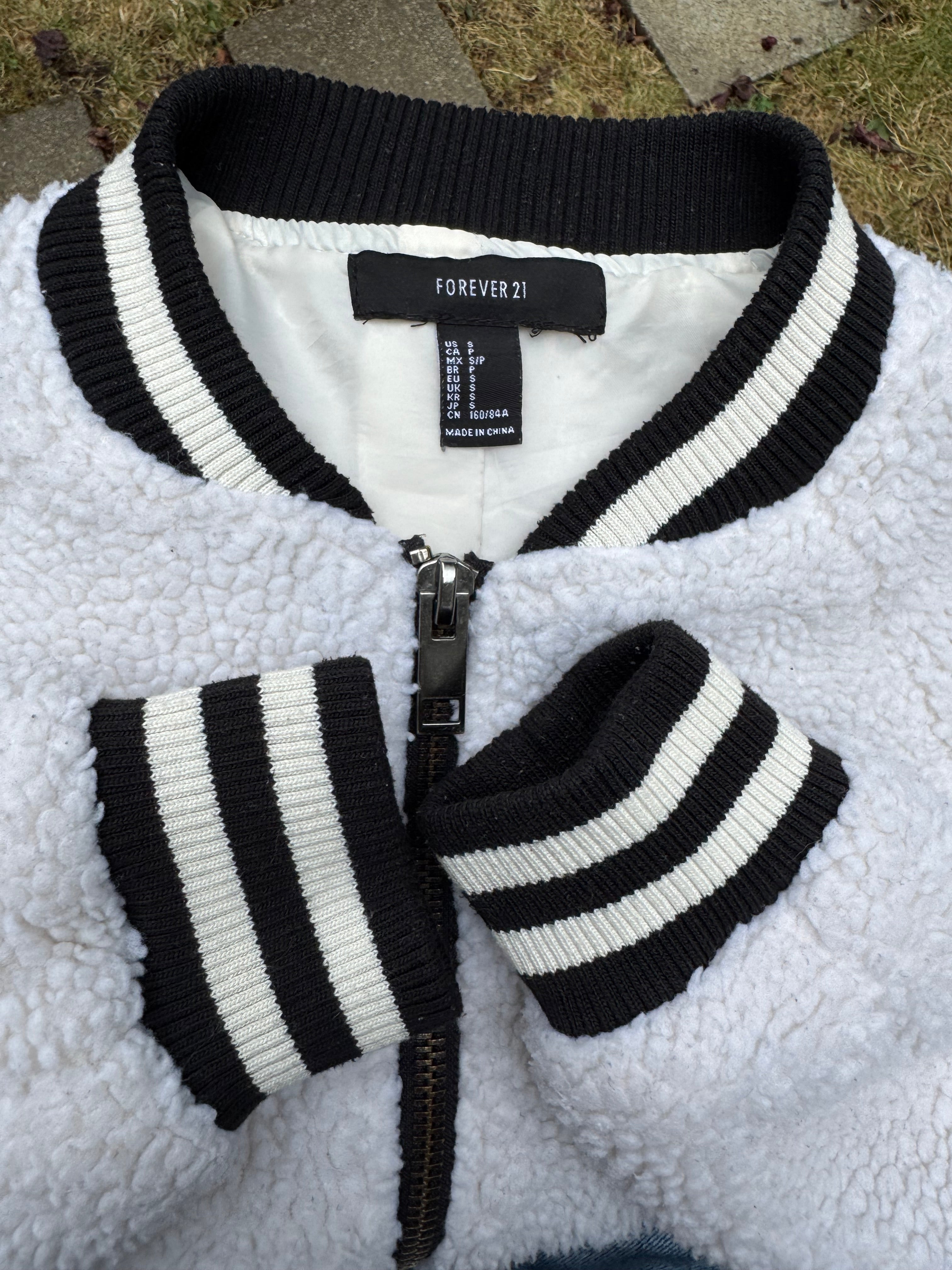 FOREVER 21 sherpa fleece jacket- Consigned with VARDO Vintage & Valuables vvvardo.ca