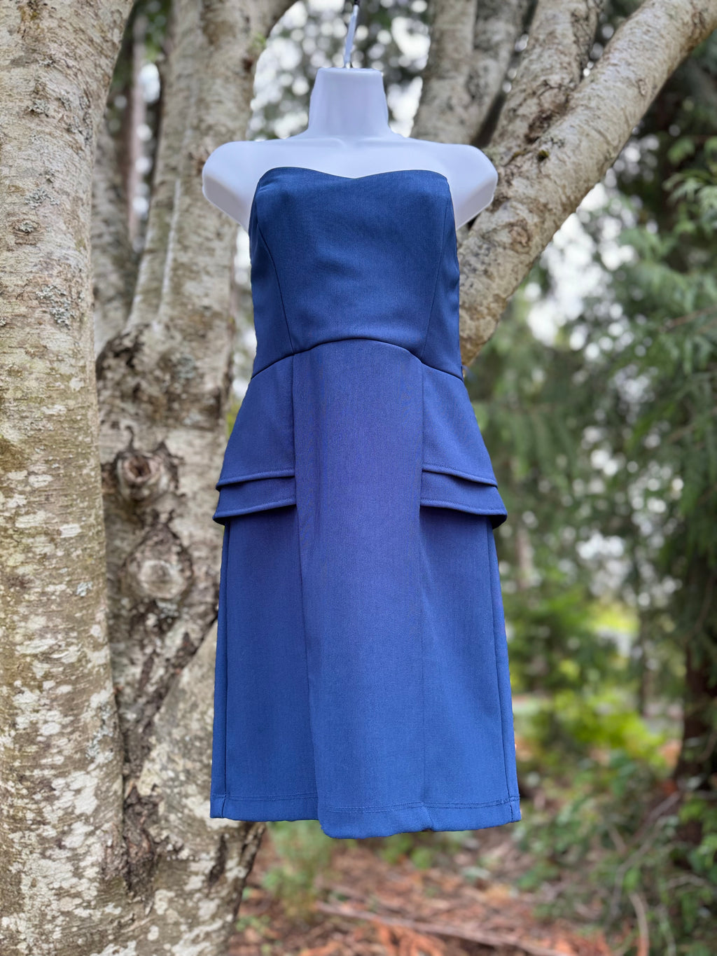 LE CHATEAU strapless dress- Consigned with VARDO Vintage & Valuables vvvardo.ca