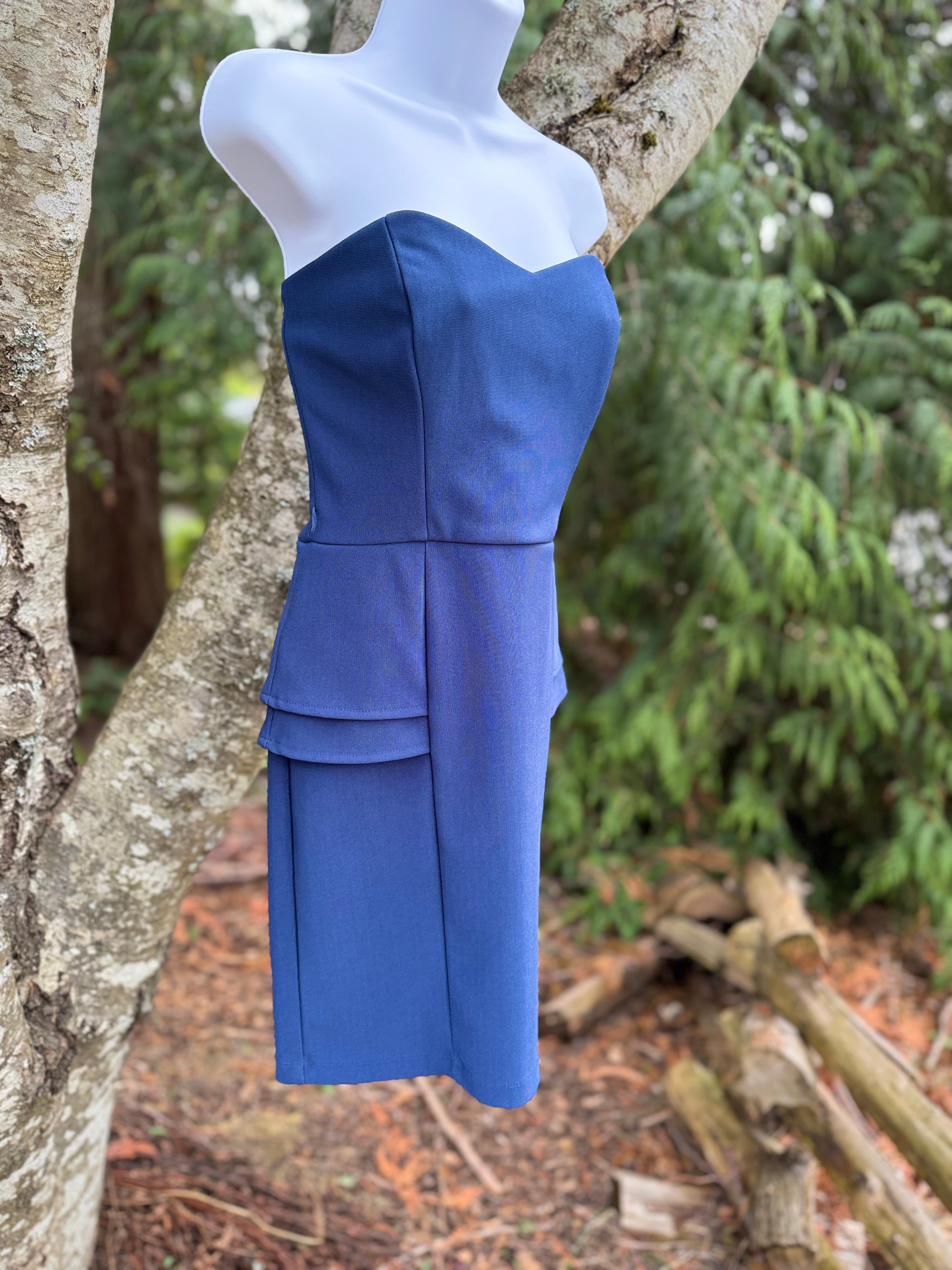 LE CHATEAU strapless dress- Consigned with VARDO Vintage & Valuables vvvardo.ca