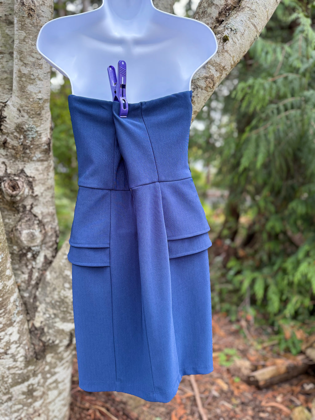 LE CHATEAU strapless dress- Consigned with VARDO Vintage & Valuables vvvardo.ca