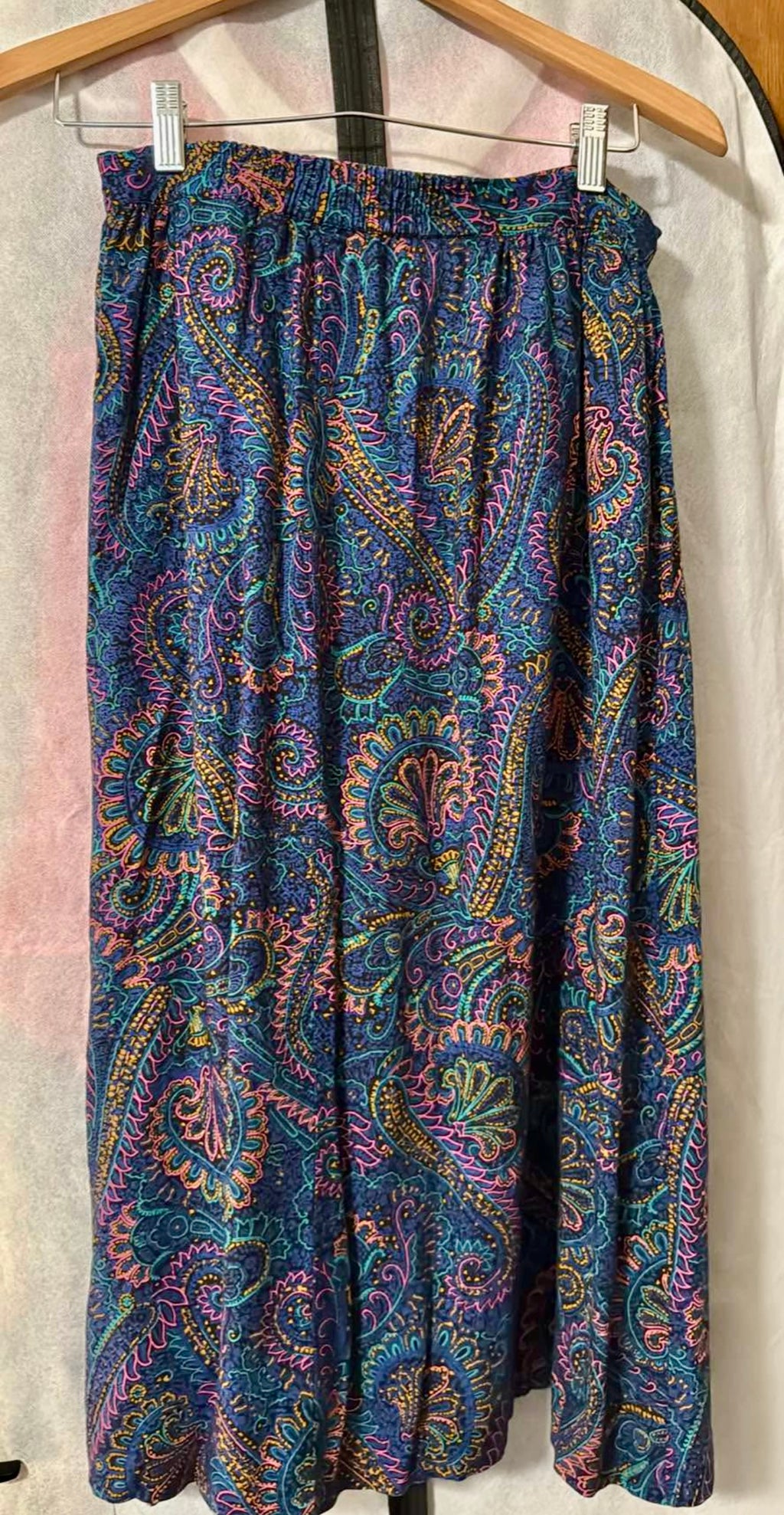 VINTAGE semi circular skirt- Consigned with VARDO Vintage & Valuables vvvardo.ca