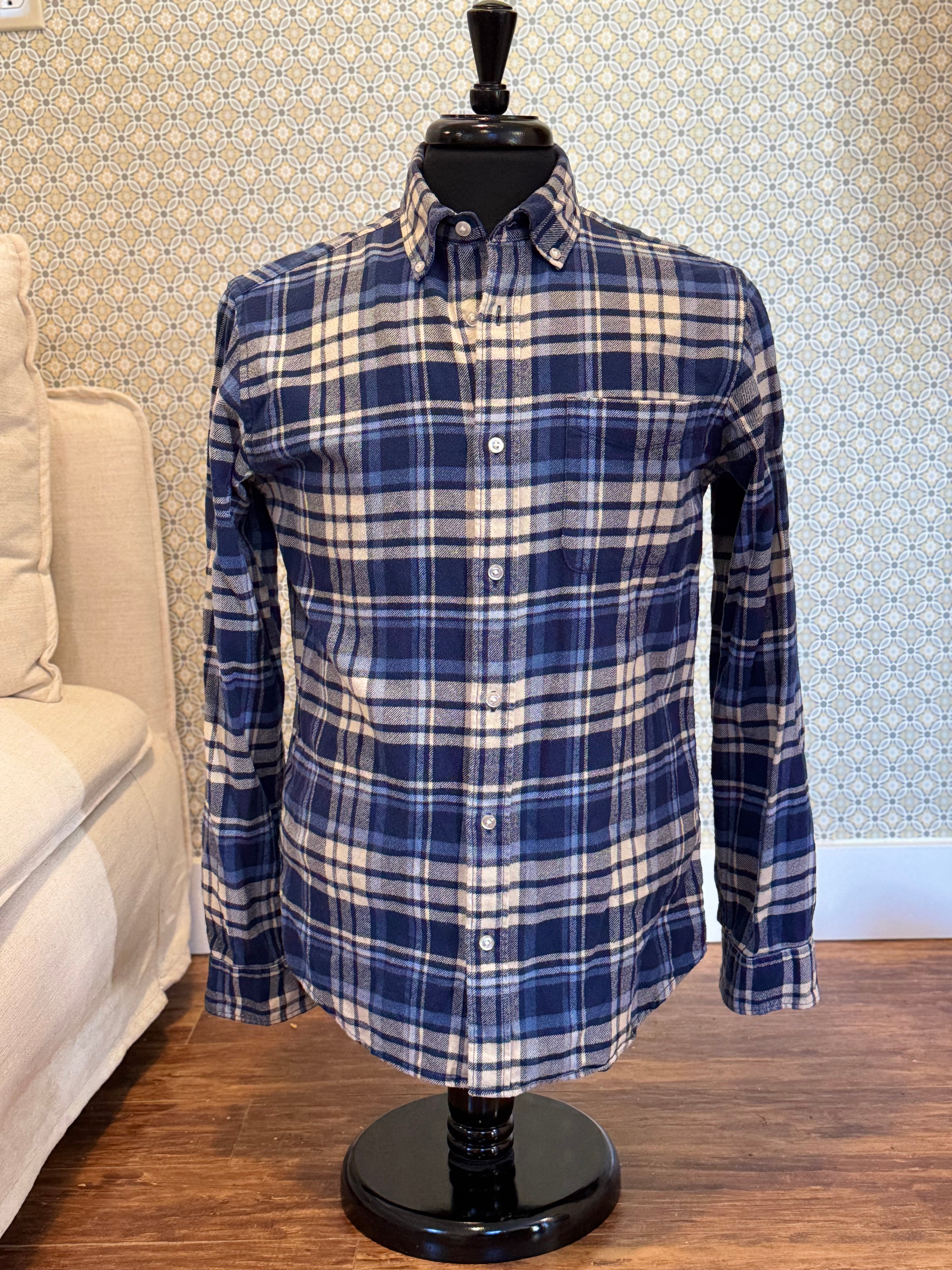 JACK & JONES flannel long sleeve shirt- Consigned with VARDO Vintage & Valuables vvvardo.ca