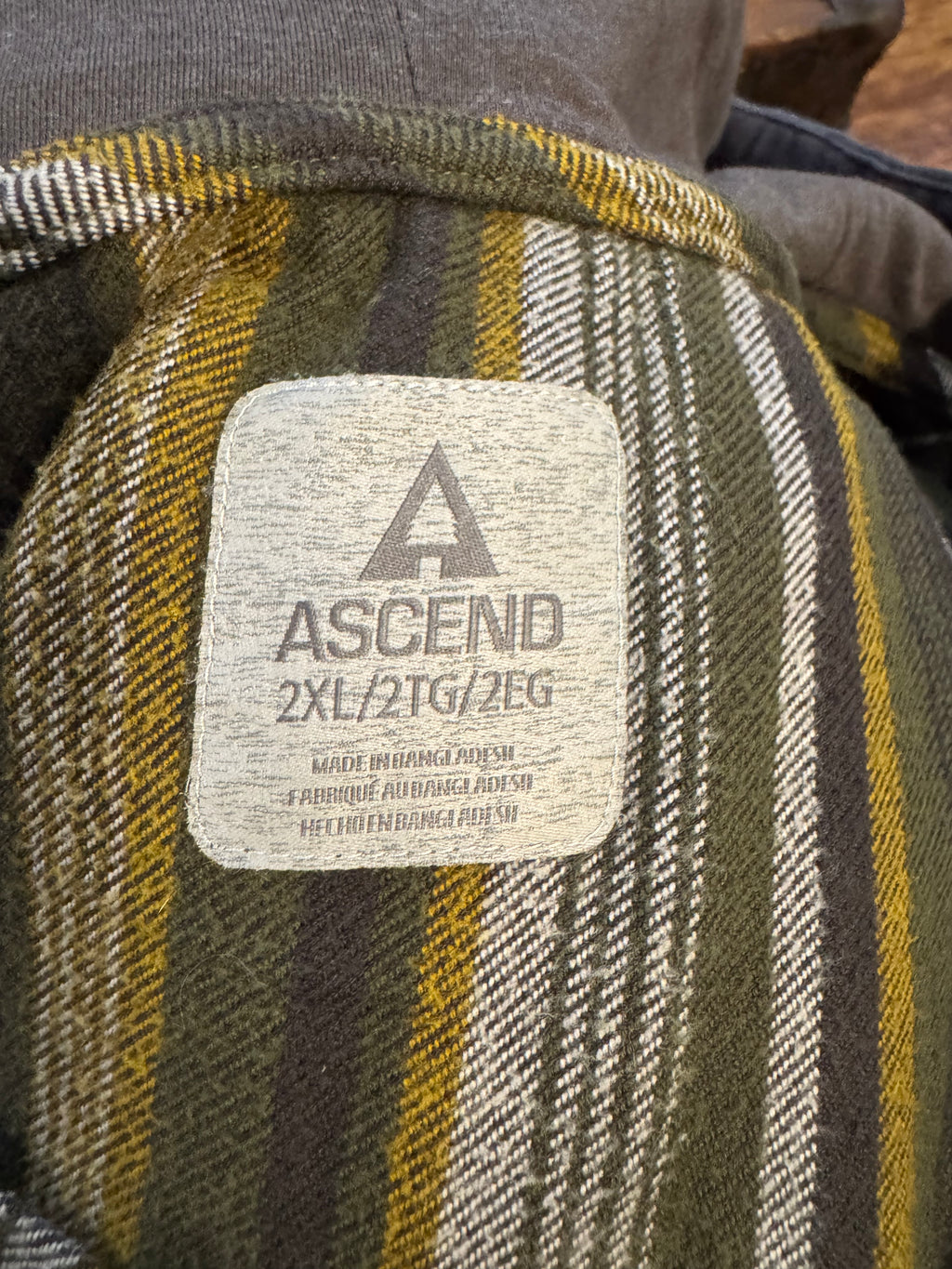 ASCEND Button-up Hoodie- Consigned with VARDO Vintage & Valuables vvvardo.ca