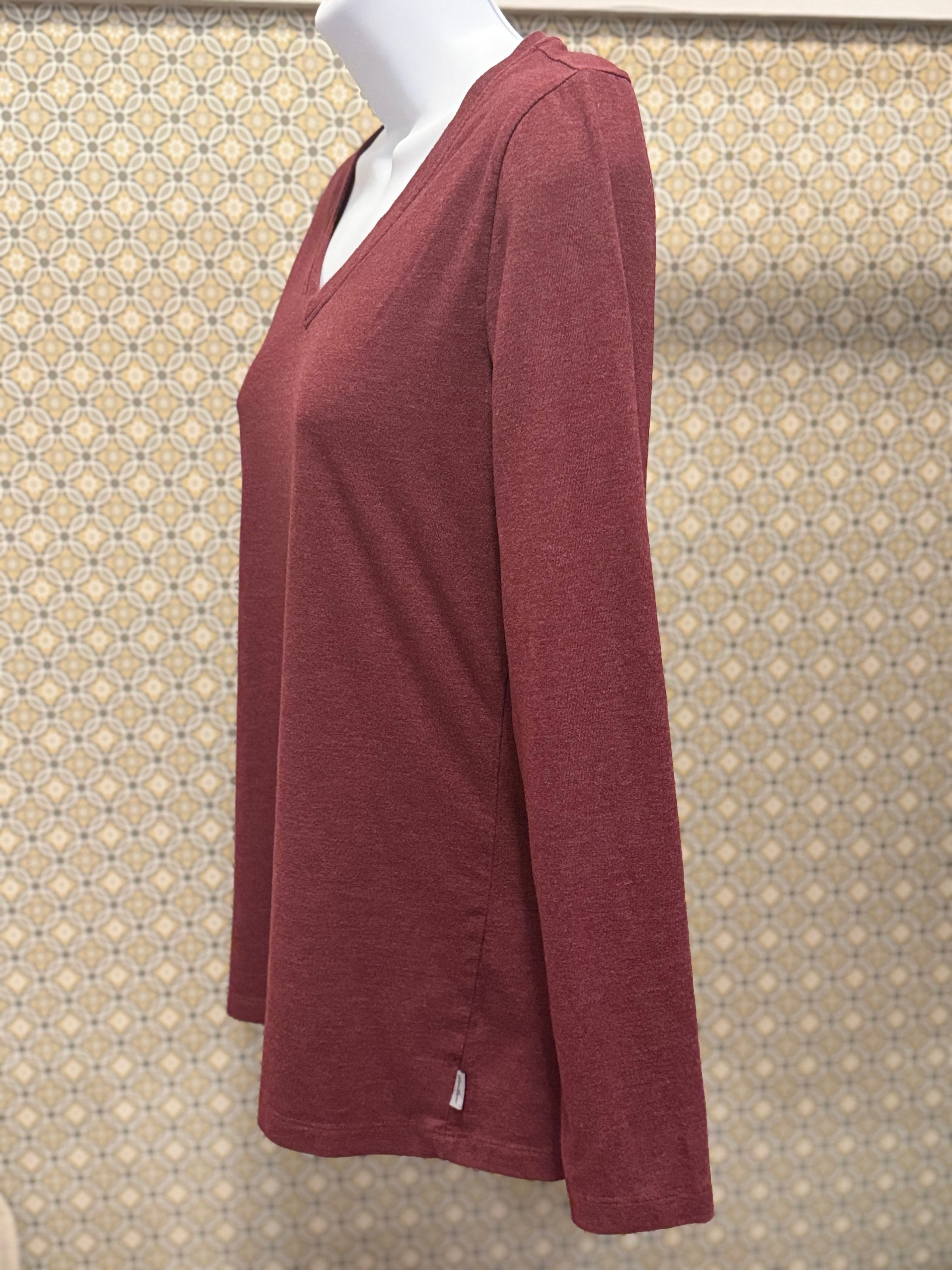 EDDIE BAUER long sleeve V-Neck- Consigned with VARDO Vintage & Valuables vvvardo.ca