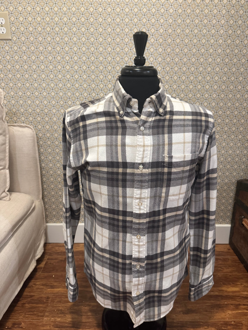 JACK & JONES PREMIUM button up flannel plaid long sleeve- Consigned with VARDO Vintage & Valuables vvvardo.ca