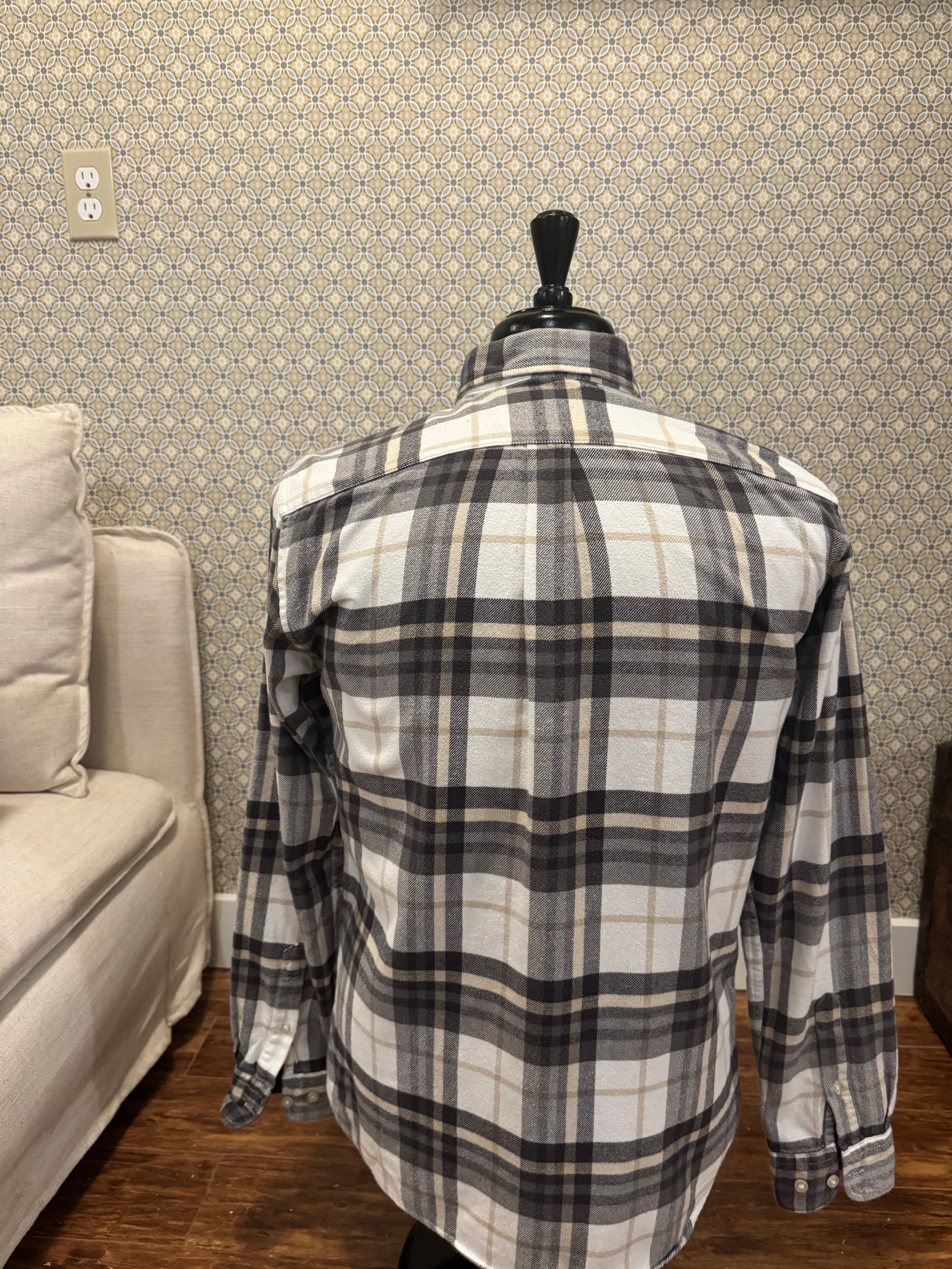 JACK & JONES PREMIUM button up flannel plaid long sleeve- Consigned with VARDO Vintage & Valuables vvvardo.ca