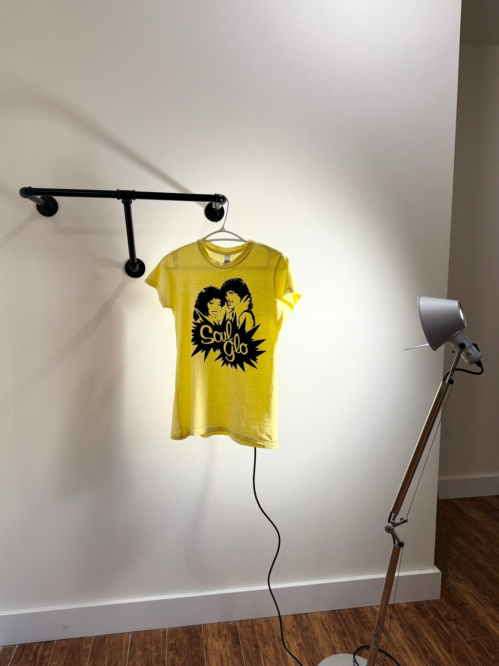 SOUL GLO t-shirt- Consigned with VARDO Vintage & Valuables vvvardo.ca