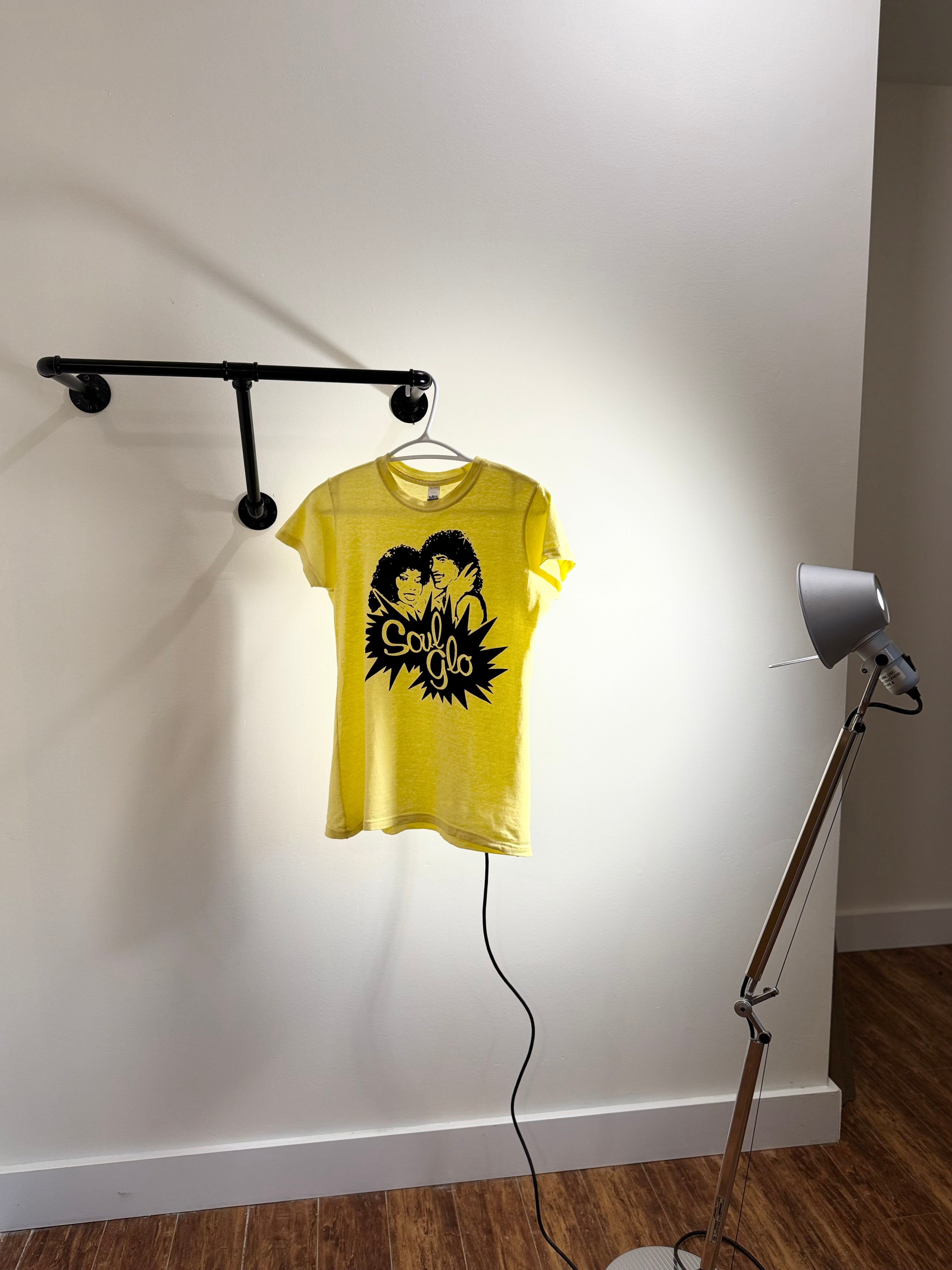 SOUL GLO t-shirt- Consigned with VARDO Vintage & Valuables vvvardo.ca