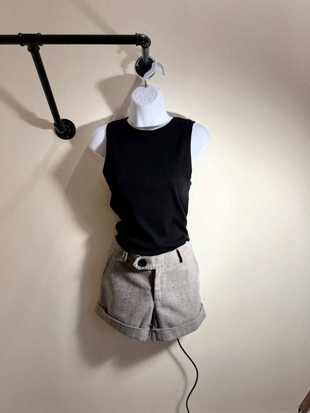 DRESS SHORTS- Consigned with VARDO Vintage & Valuables vvvardo.ca