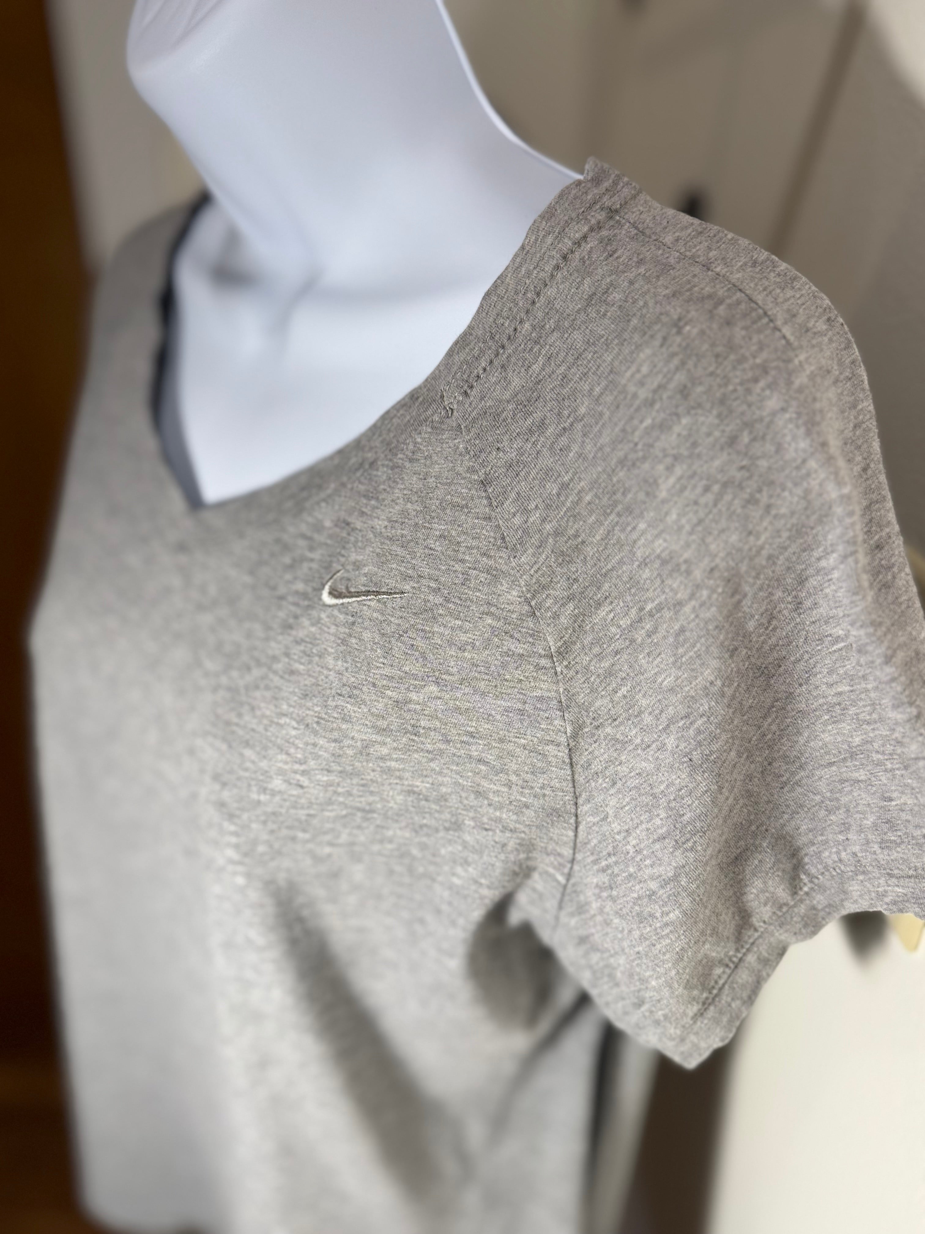 NIKE v-neck t-shirt- Consigned with VARDO Vintage & Valuables vvvardo.ca