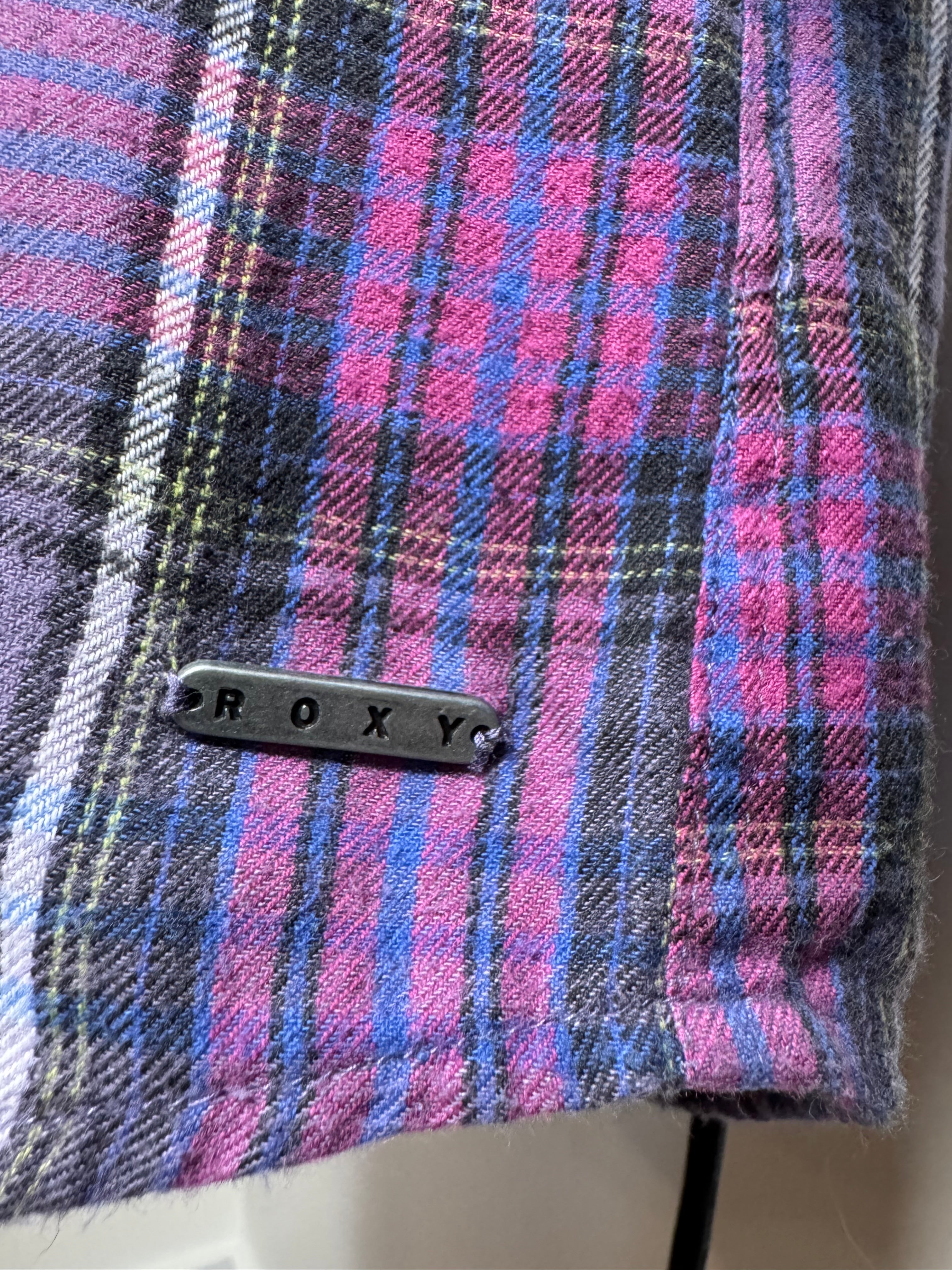 ROXY plaid button up- Consigned with VARDO Vintage & Valuables vvvardo.ca