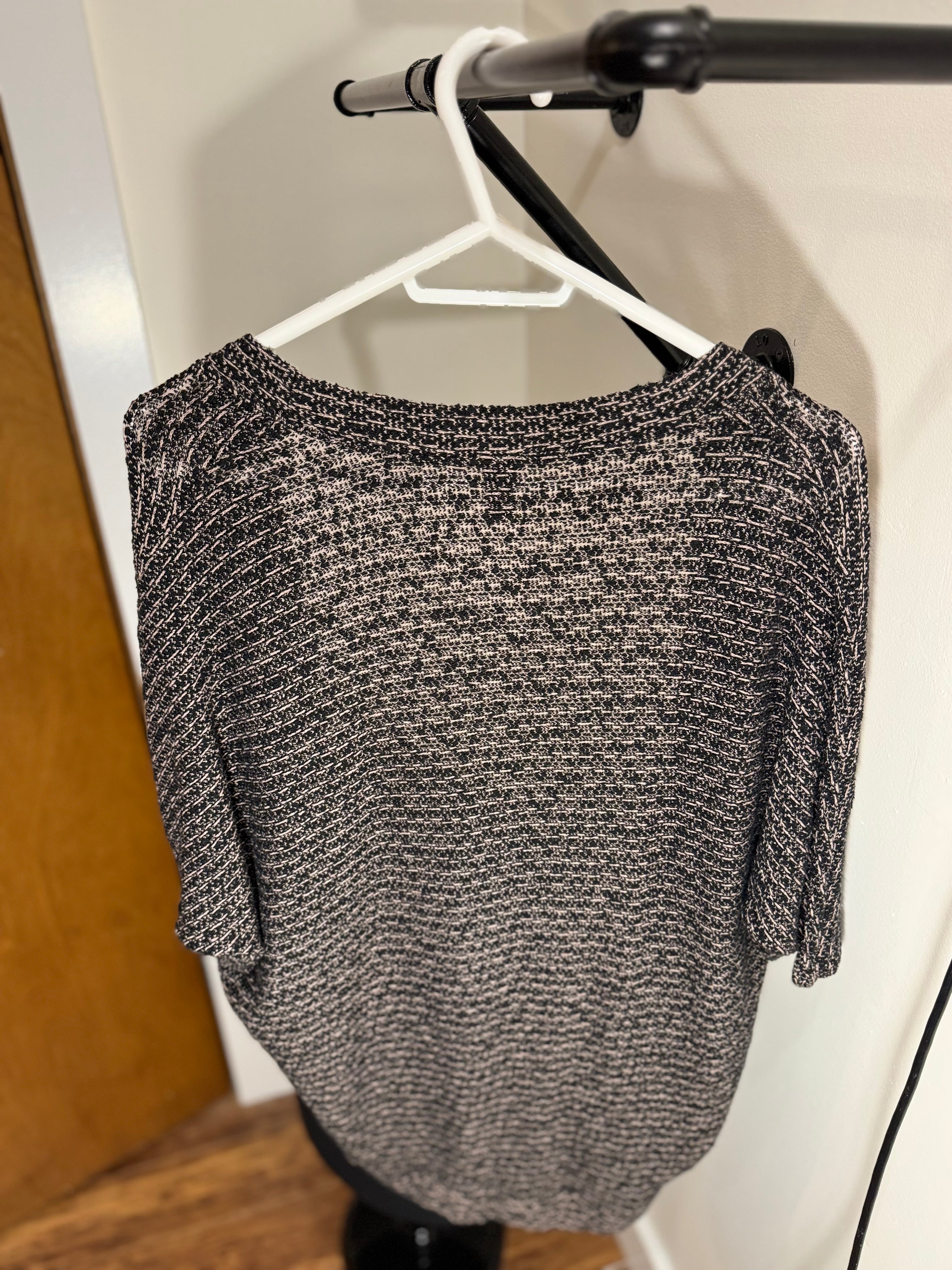 FOREVER 21 cardigan- Consigned with VARDO Vintage & Valuables vvvardo.ca