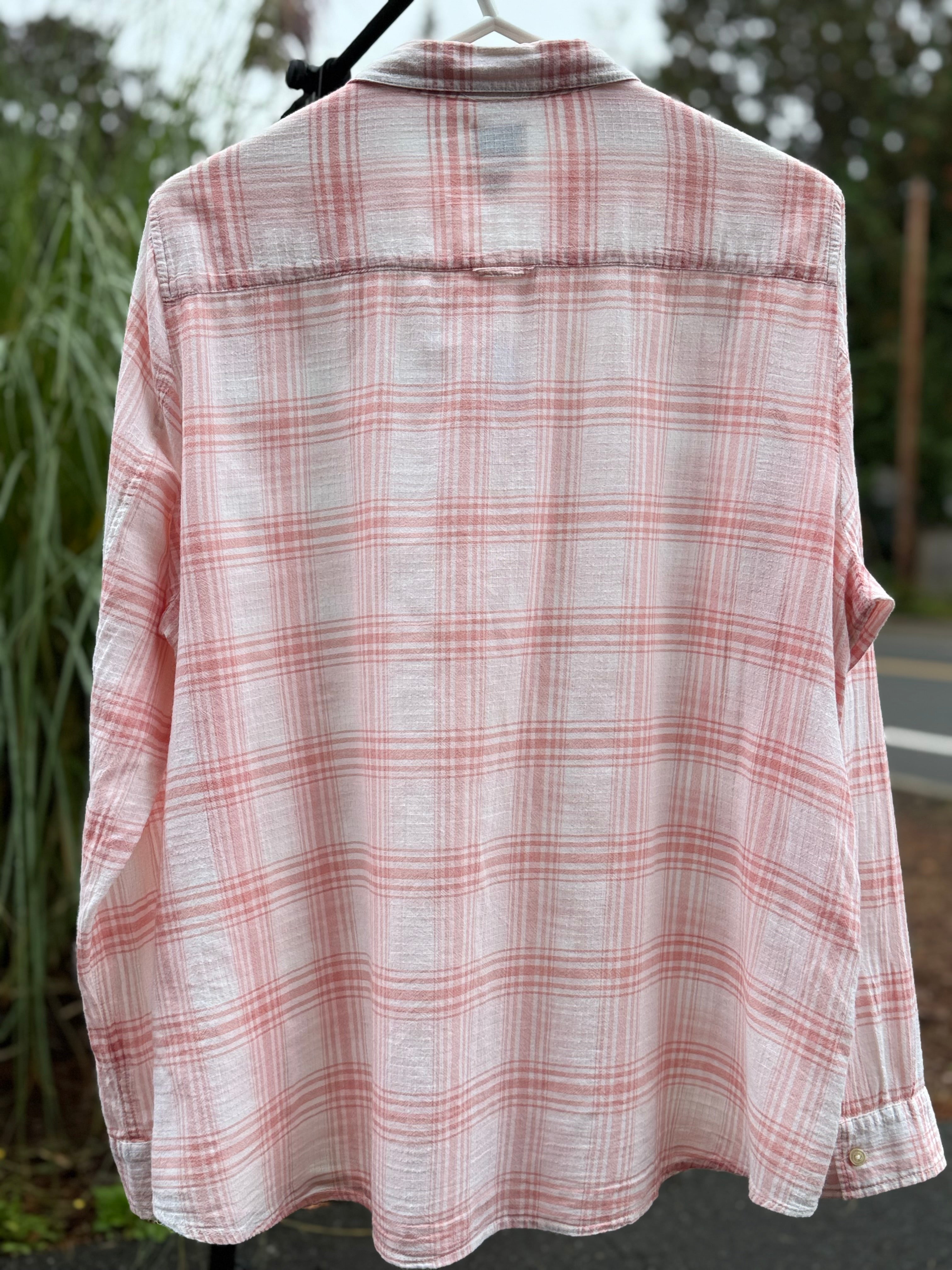 GH BASS & CO Plaid Button Up Shirt - Consigned with VARDO Vintage & Valuables vvvardo.ca