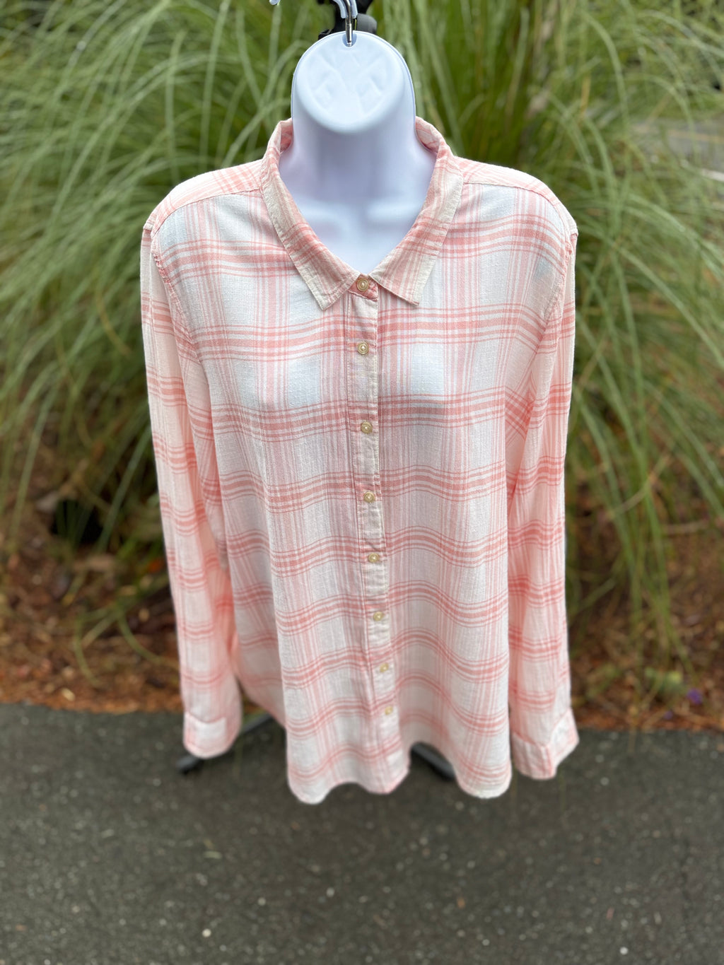 GH BASS & CO Plaid Button Up Shirt - Consigned with VARDO Vintage & Valuables vvvardo.ca