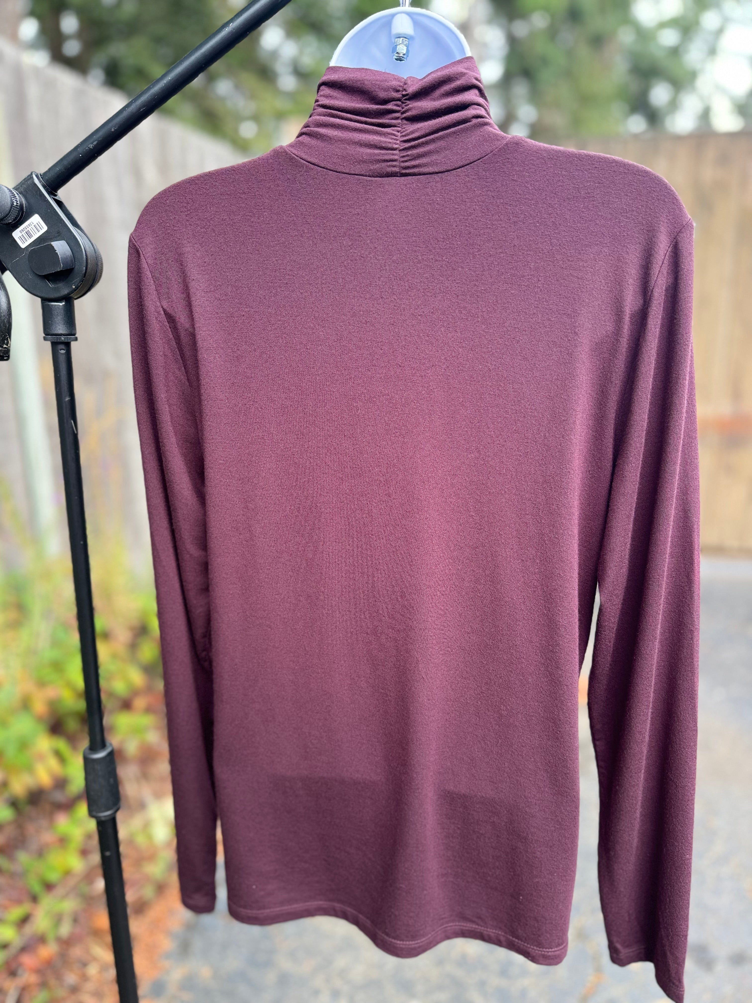 STYLE&CO Turtle Neck Long Sleeve - Consigned with VARDO Vintage & Valuables vvvardo.ca