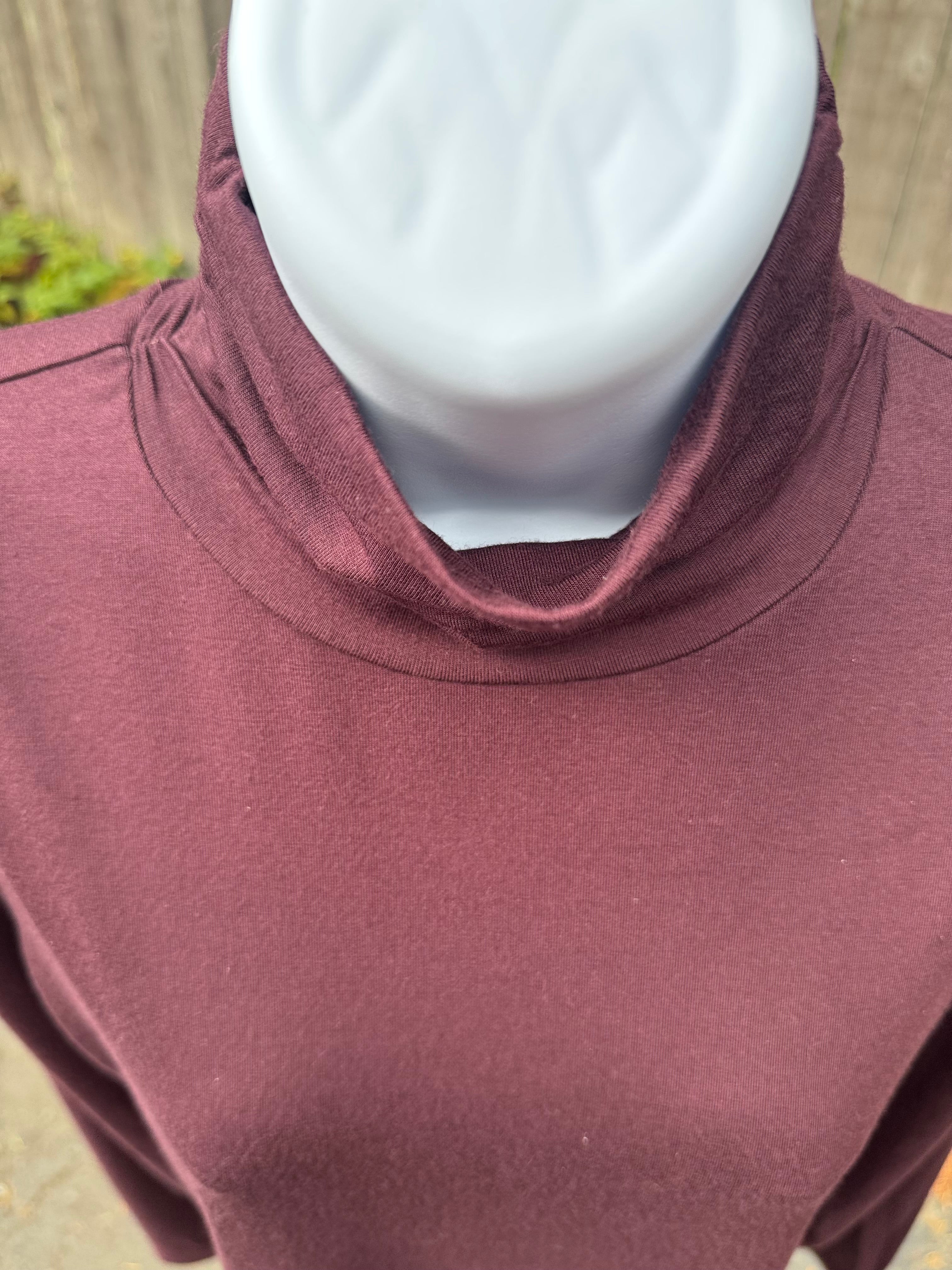 STYLE&CO Turtle Neck Long Sleeve - Consigned with VARDO Vintage & Valuables vvvardo.ca