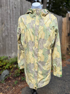 COLUMBIA Rain Jacket - Consigned with VARDO Vintage & Valuables vvvardo.ca