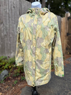 COLUMBIA Rain Jacket - Consigned with VARDO Vintage & Valuables vvvardo.ca