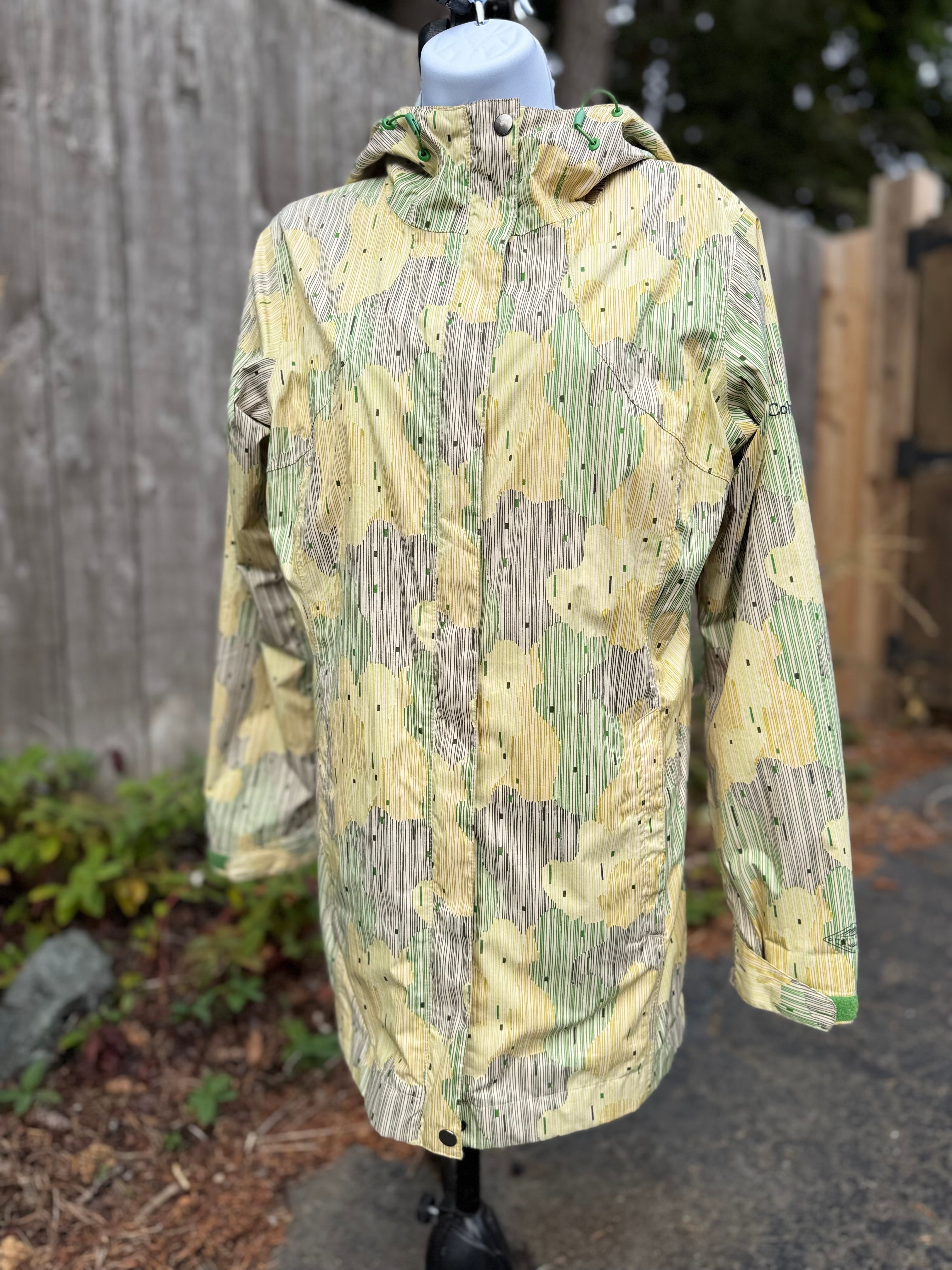 COLUMBIA Rain Jacket - Consigned with VARDO Vintage & Valuables vvvardo.ca