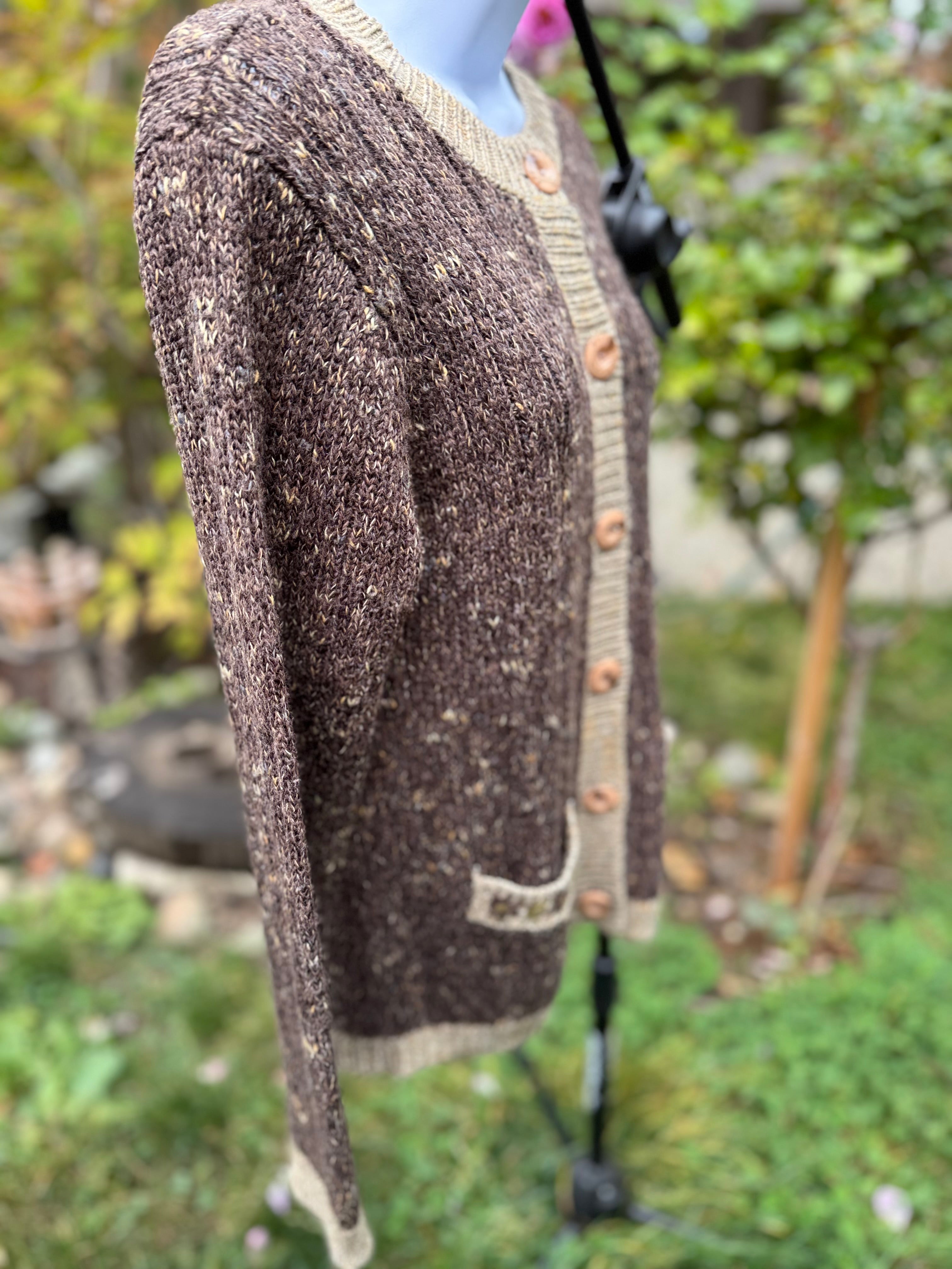 GRAFFITI: Grandma Core Vintage Cardigan Sweater - Consigned with VARDO Vintage & Valuables vvvardo.ca