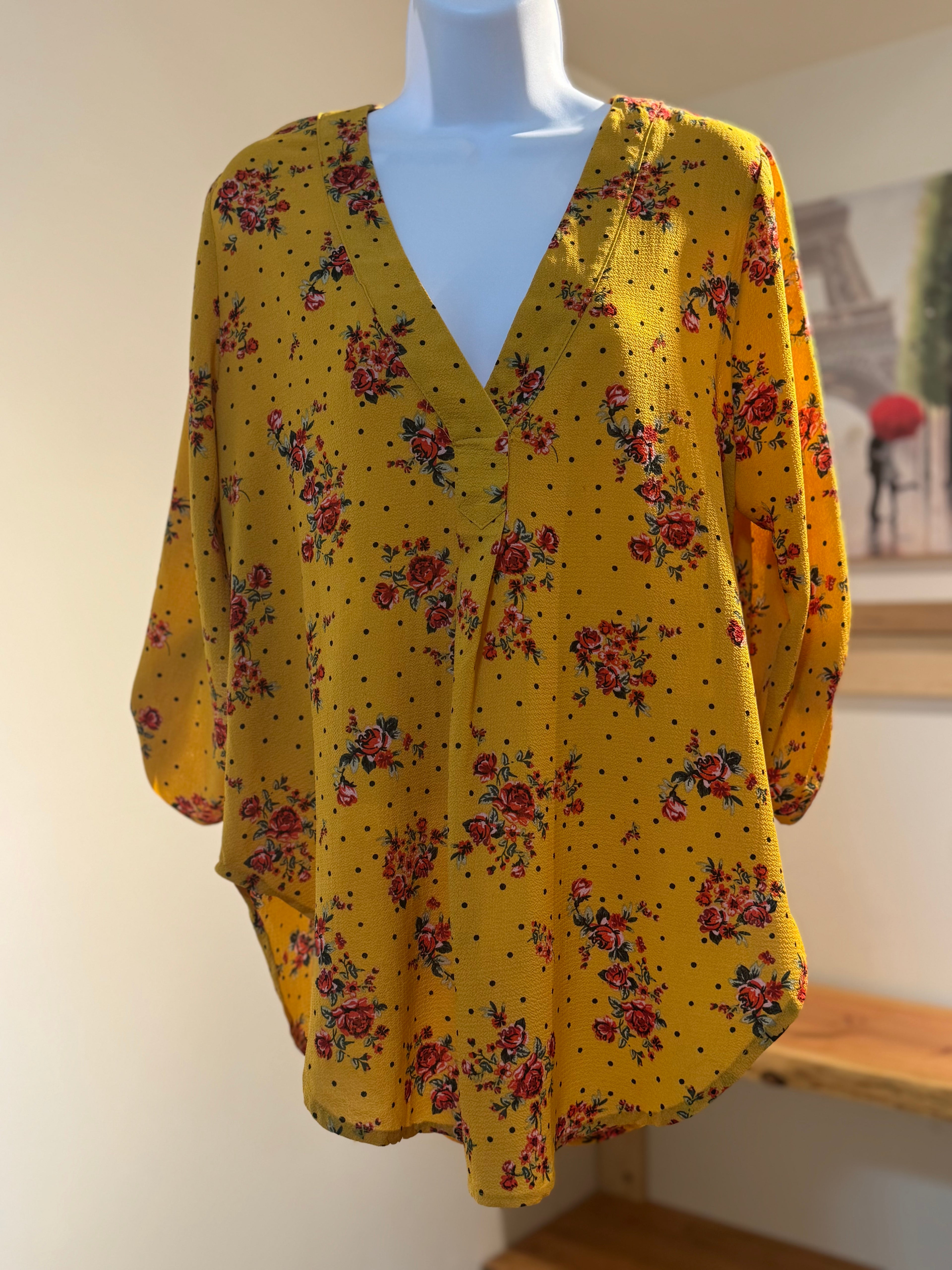 STELLA TWEED blouse- Consigned with VARDO Vintage & Valuables vvvardo.ca