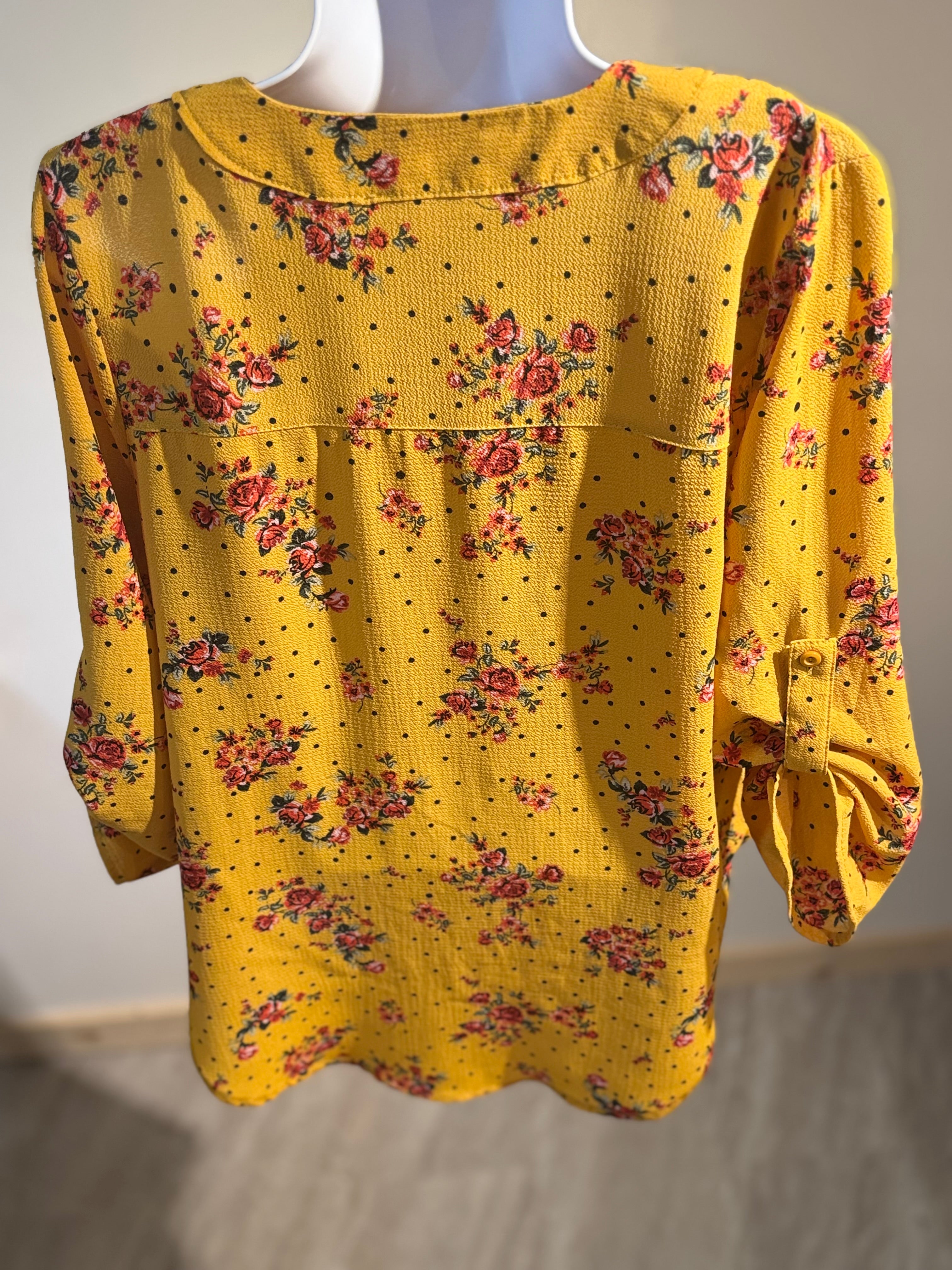 STELLA TWEED blouse- Consigned with VARDO Vintage & Valuables vvvardo.ca