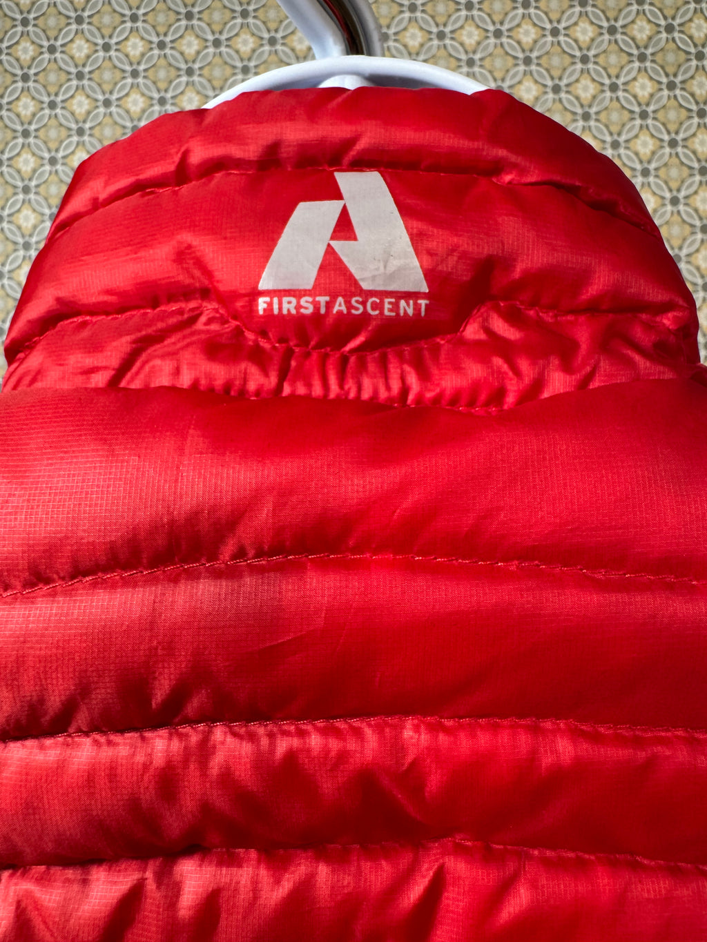 EDDIE BAUER goose down vest- Consigned with VARDO Vintage & Valuables vvvardo.ca