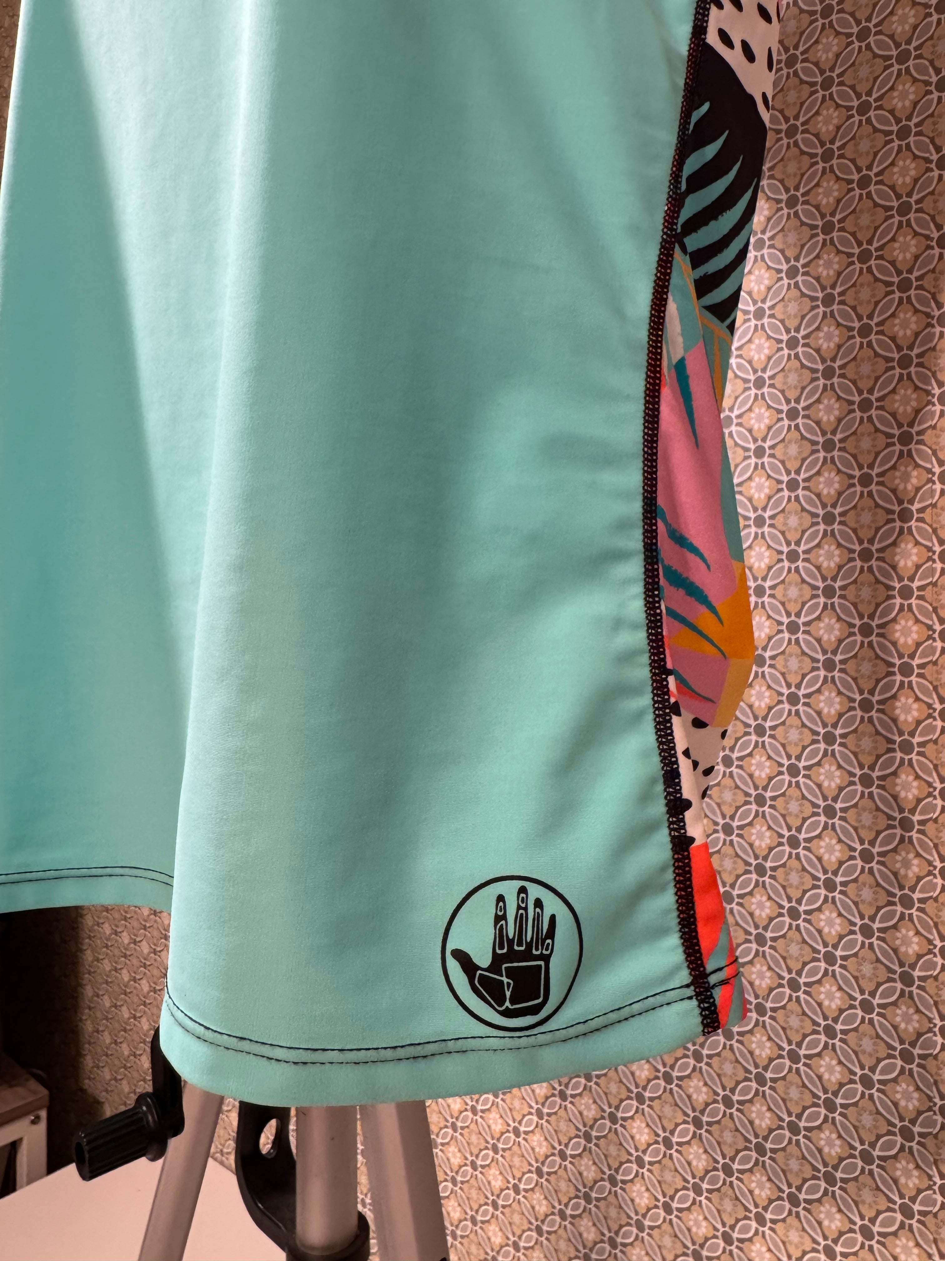 BODY GLOVE Sleeveless Top - Consigned with VARDO Vintage & Valuables vvvardo.ca